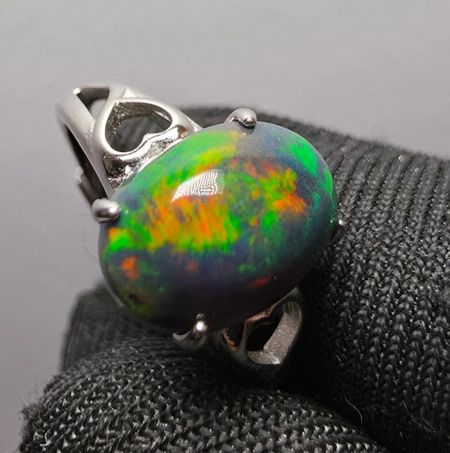 Opal Jewellery- 2.49 g - (1)