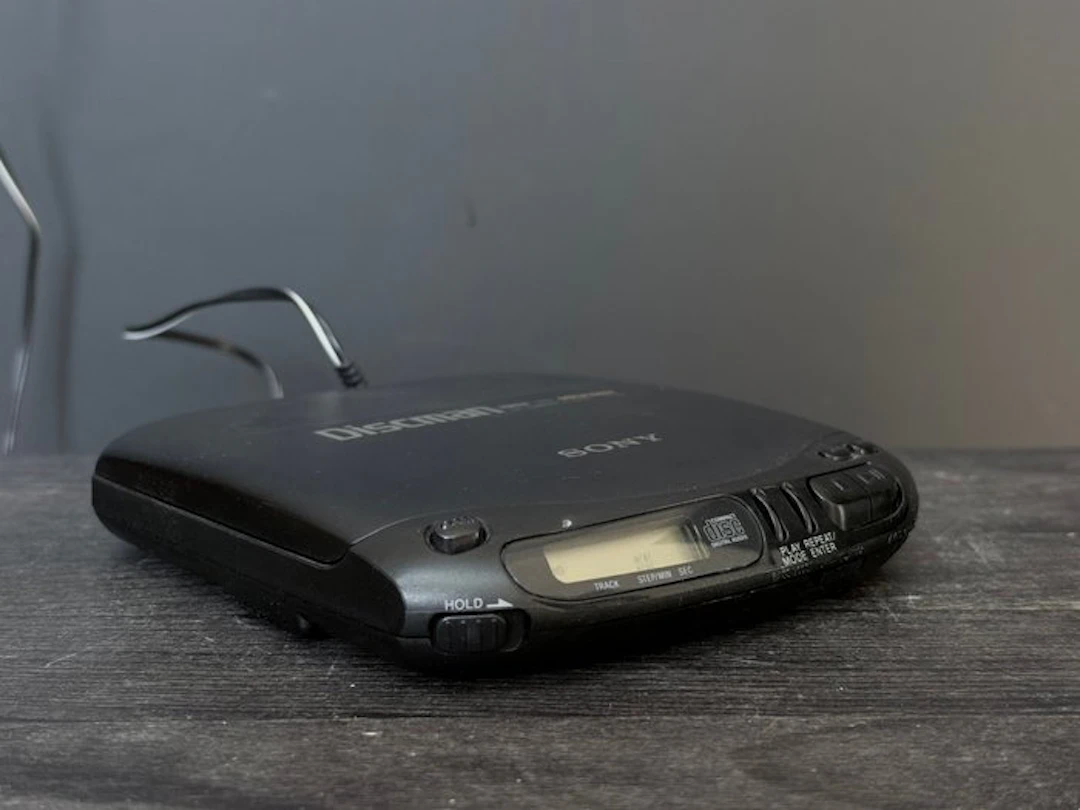 Sony - D-133 Discman / Portable CD player