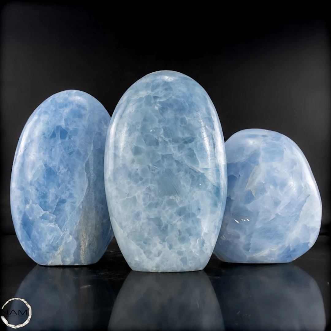 Blue Calcite Freeform – Soft elegance in celestial blue...
