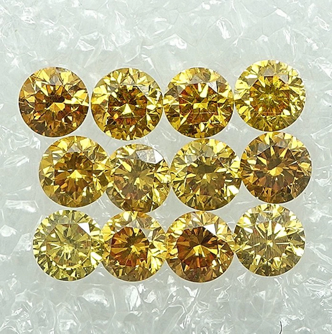 12 pcs Diamond (Natural coloured) - 1.00 ct - Round...