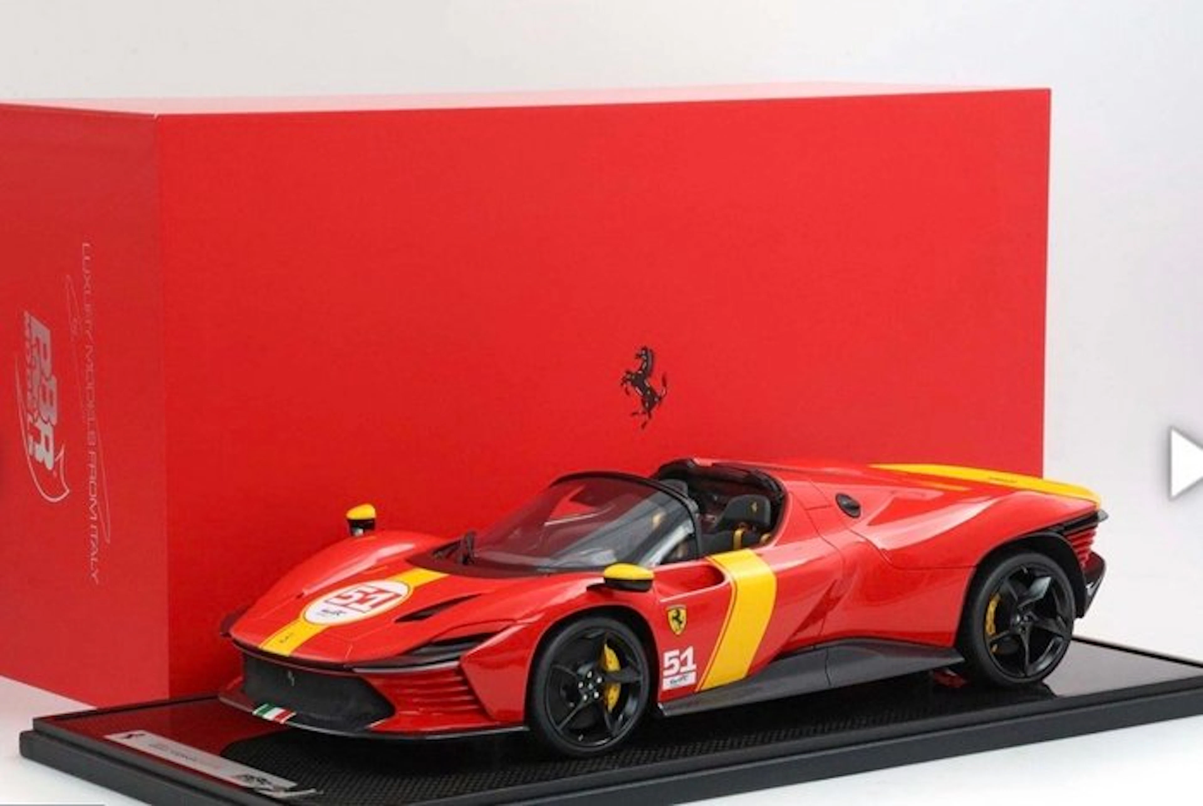 BBR 1:12 - Model car - Ferrari Daytona SP3 - Special