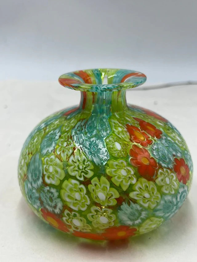 Vase - Glass - Onion-shaped vessel in mice