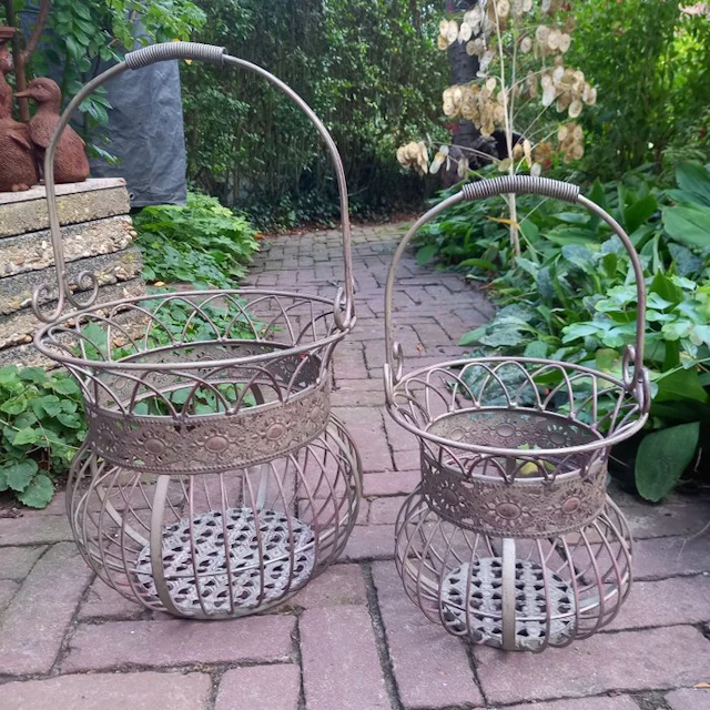 2 Decoratieve Bloemen- of Planten manden - Basket (2) - Metal