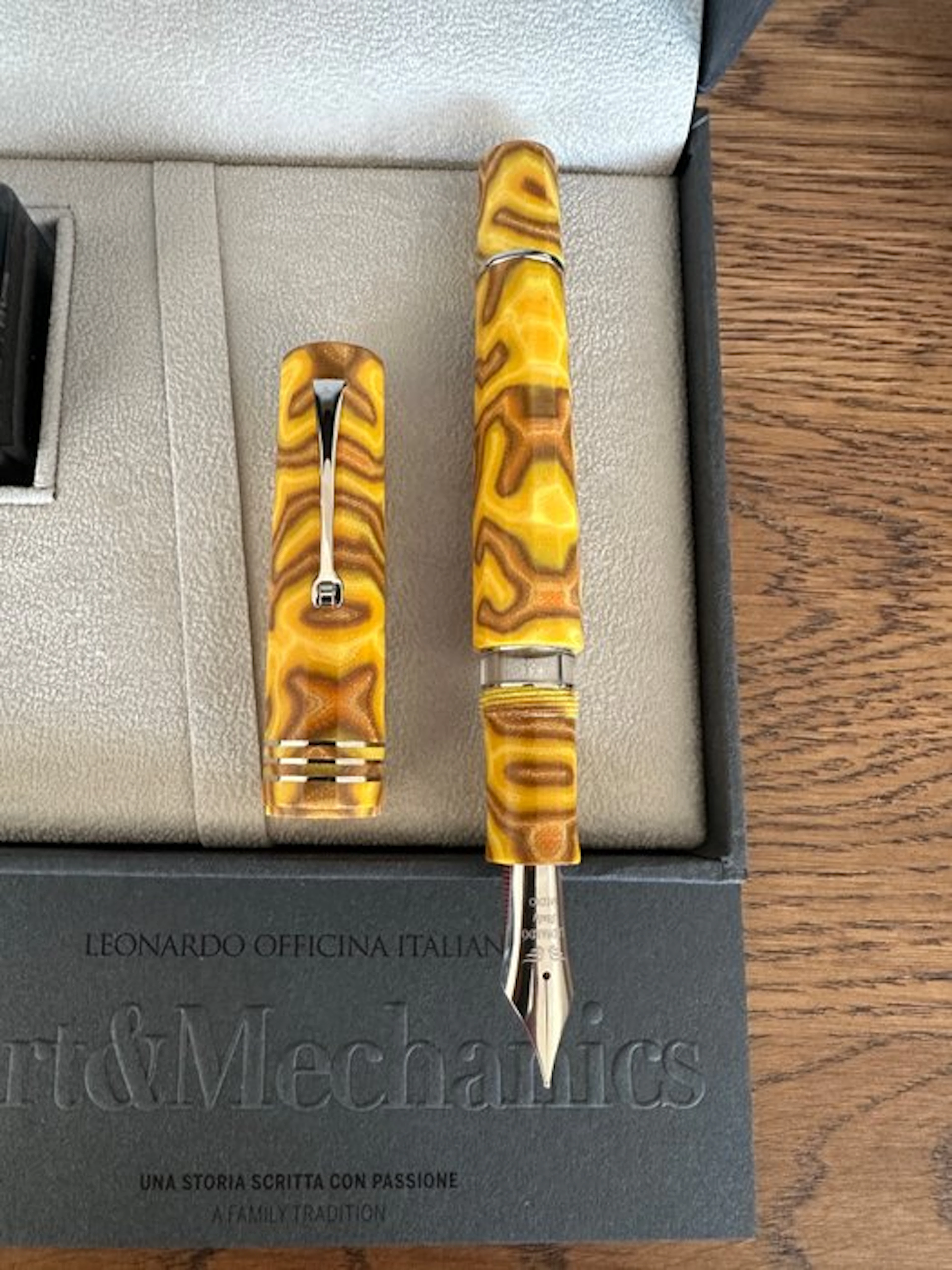 Leonardo Officina Italiana - Gran maestro "yellow frog"...