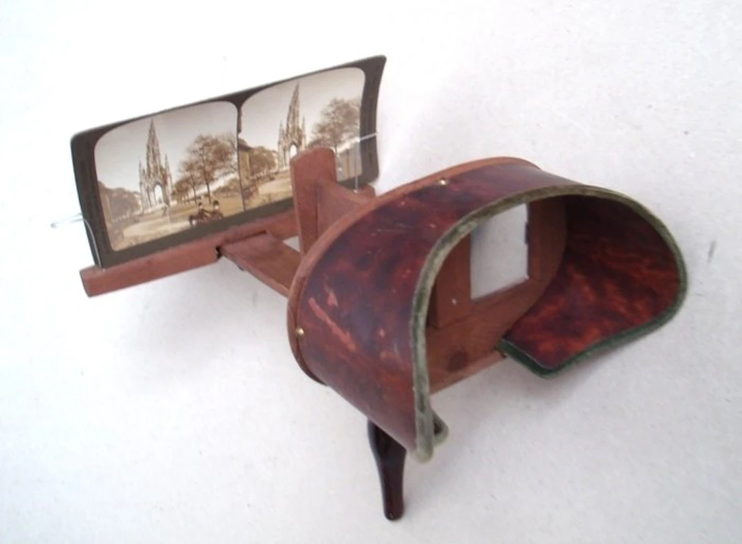 Optical toy - The “PERFECT” Sterograph (Trade mark)...