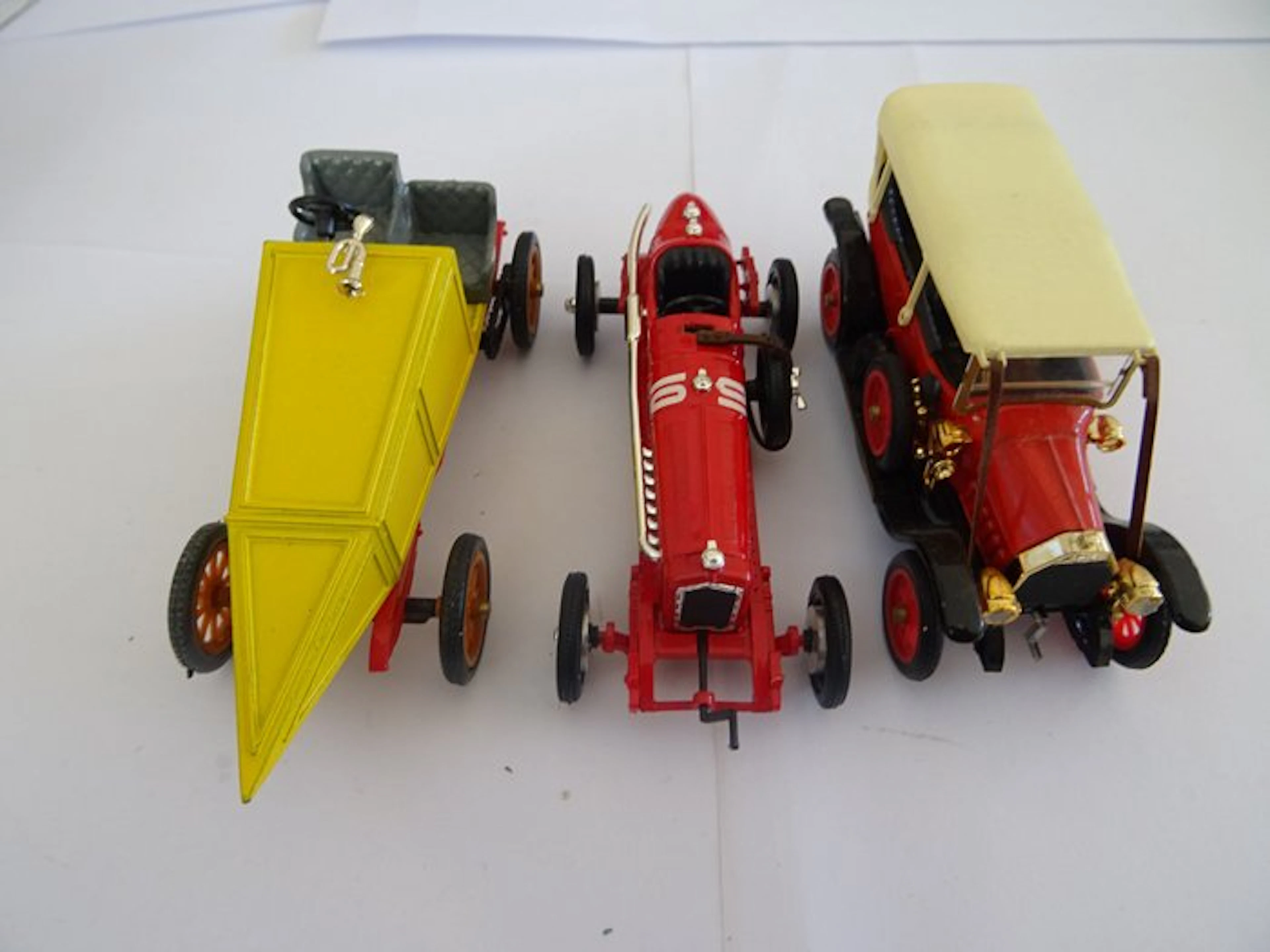 Rio - Model car (3) - 3 like-new models in their original packaging.