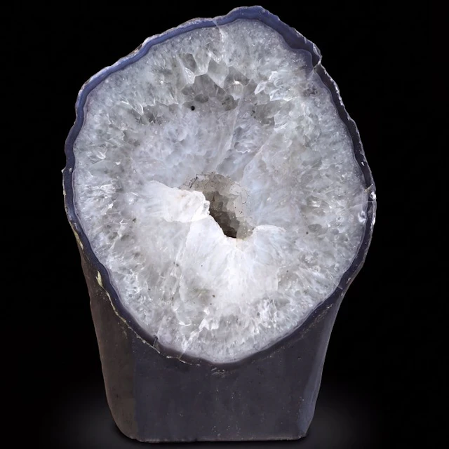 Amethyst - Geode - 27x18x15 cm- 7.5 kg