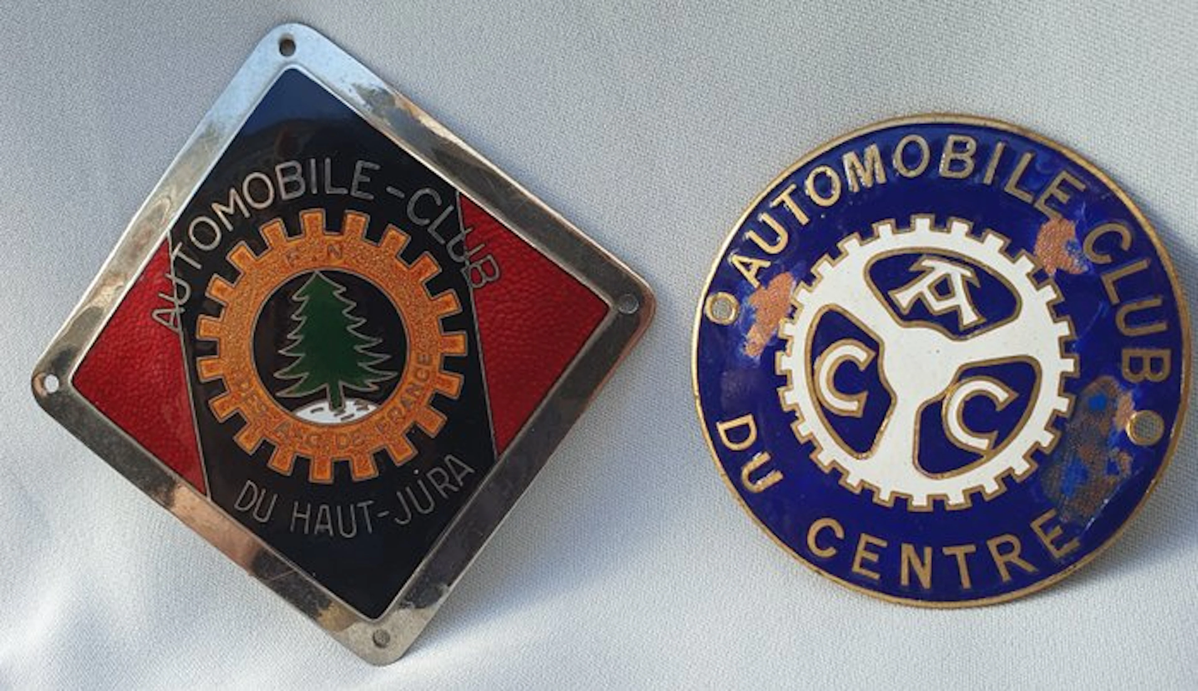 Badge - Grille Badge - Automobile-Club du Haut-Jura + ACC...