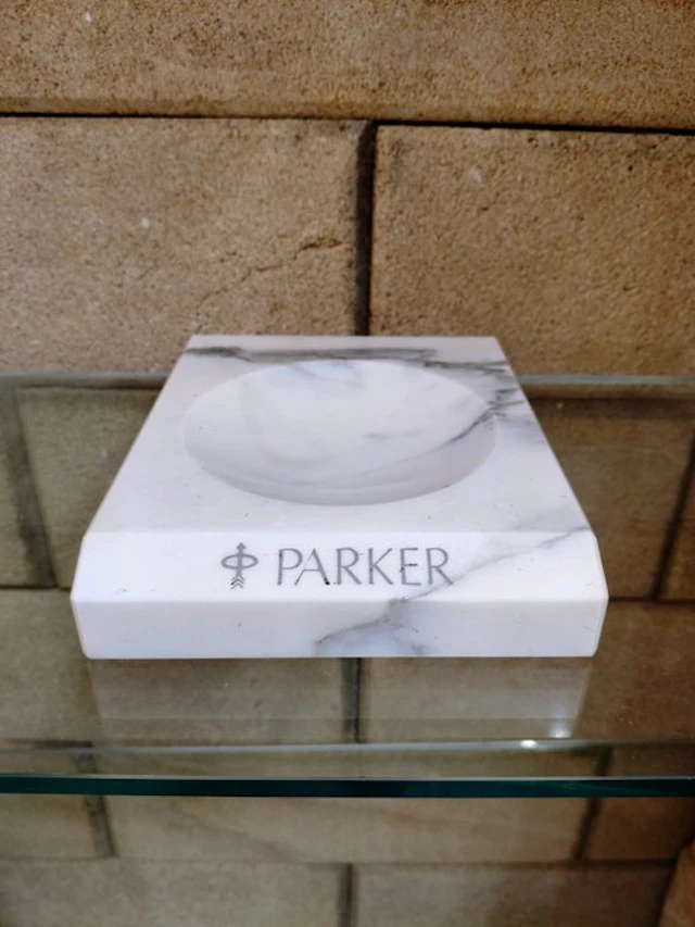 Vide poche - Parker card holder and ashtray, 3.8 kg - Italy - Carrara marble
