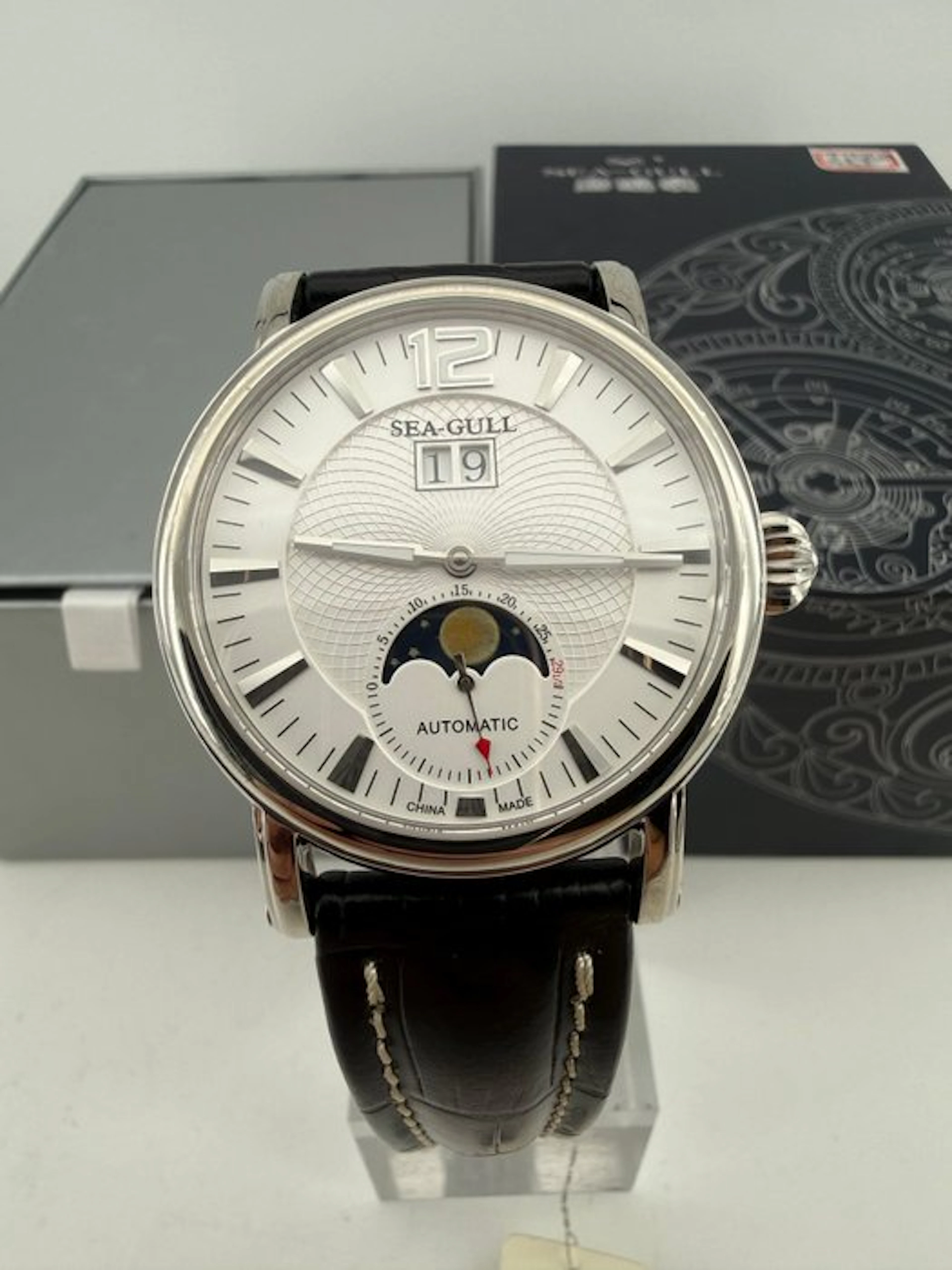 SEA-GULL - CALENDAR MOON PHASE DATE sapphire Automatic Watch Ref