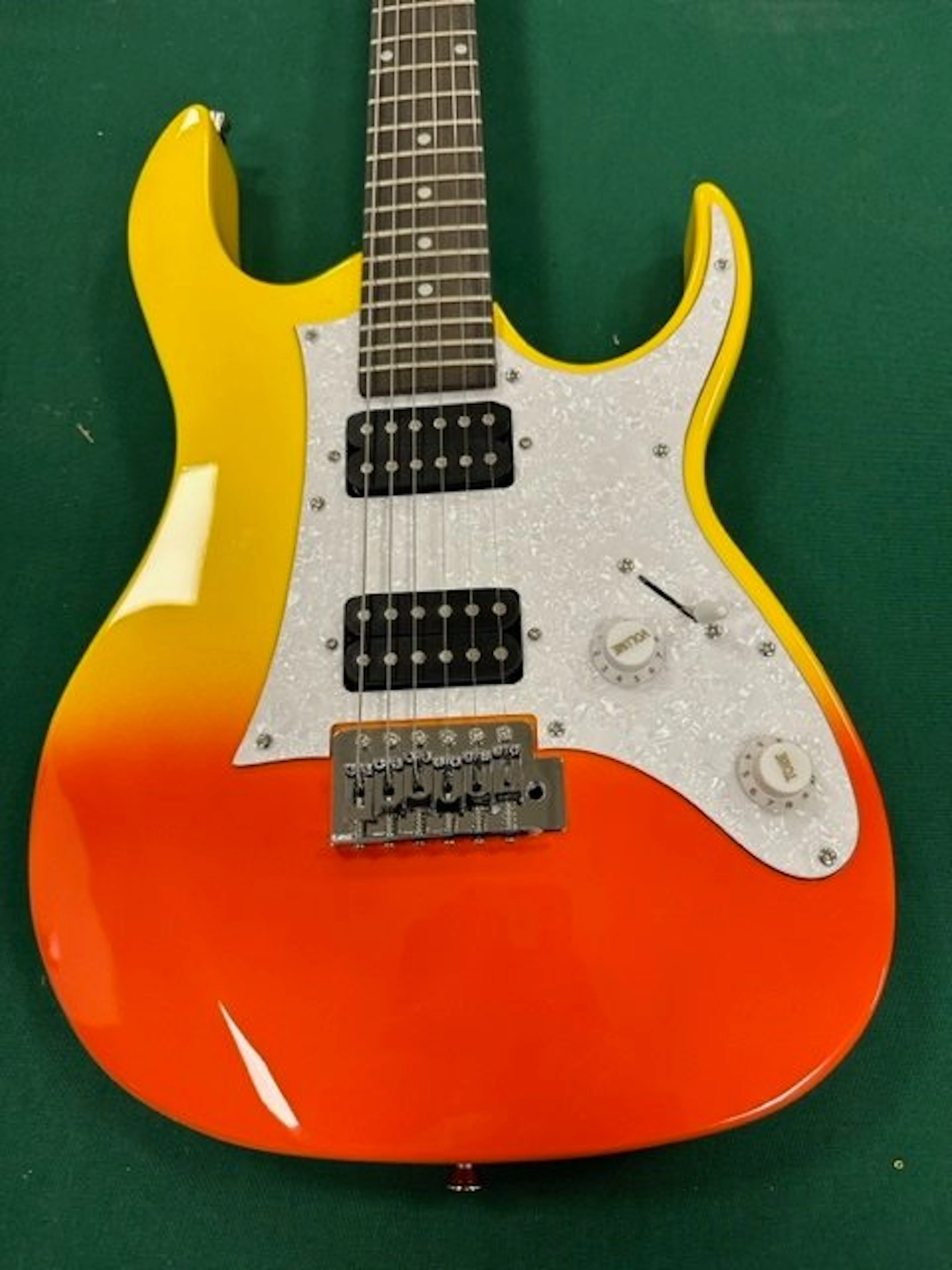 M.J.DOUGLAS - RG-Q09 - - Electric guitar
