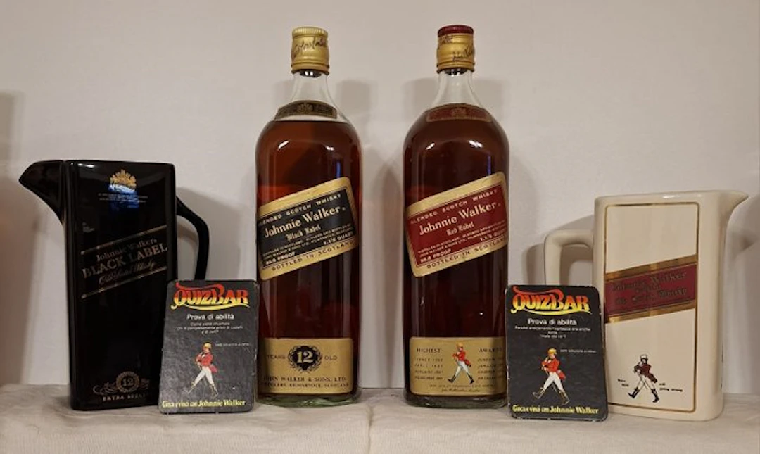 Johnnie Walker Red Label & Black Label 12 years old w/...