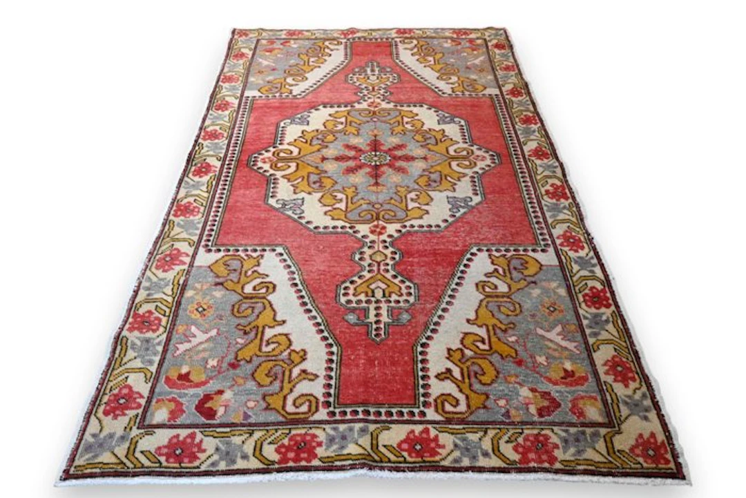 Vintage Usak - Rug - 235 cm - 140 cm - with certificate
