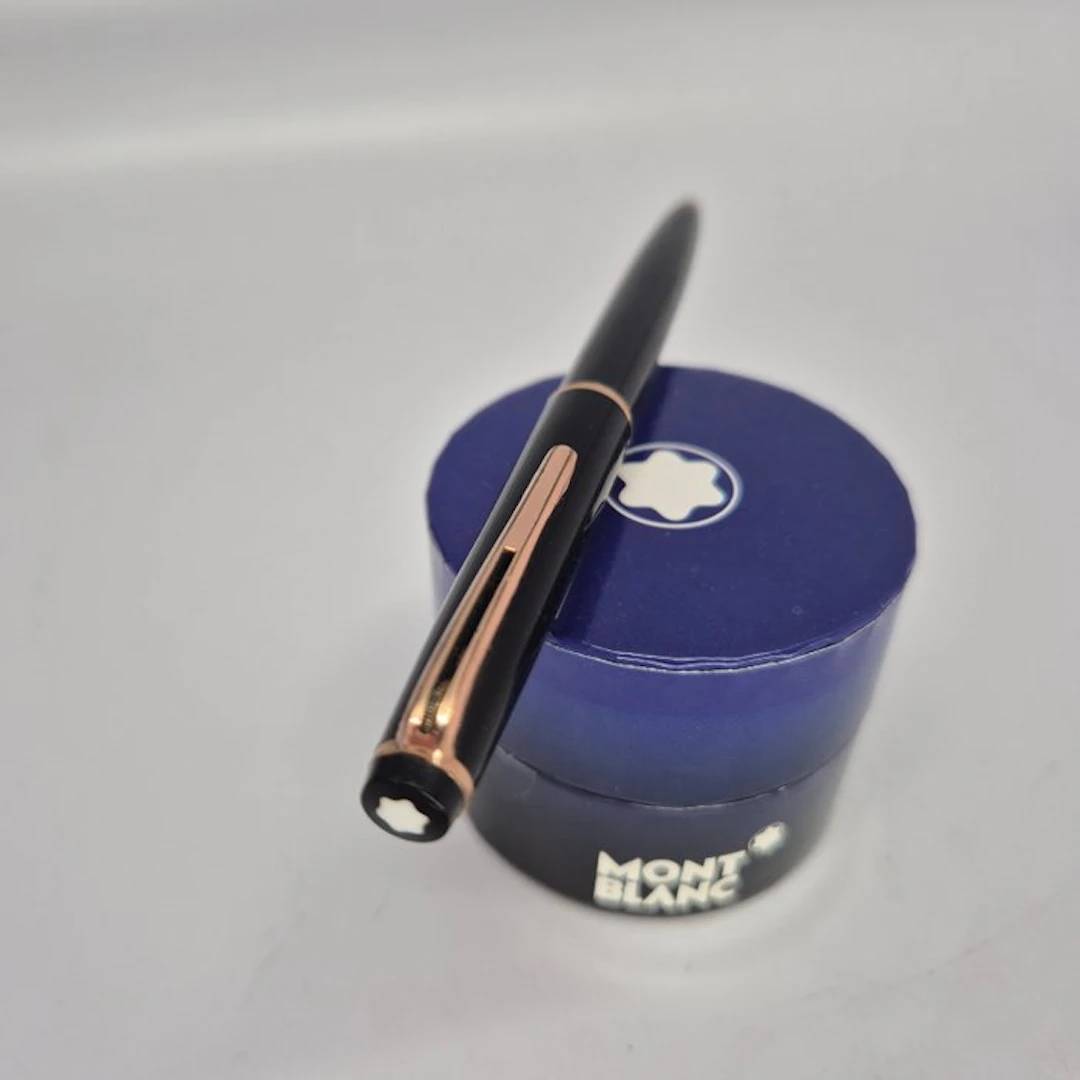 Montblanc - 37 - Black and gold - 1960's - No reserve price - Ballpoint pen