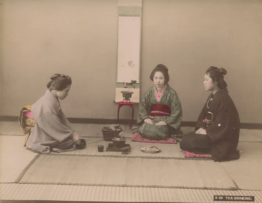 Enami, Farsari, Suzuki, Yokohama School (XIX) - Tea drinking
