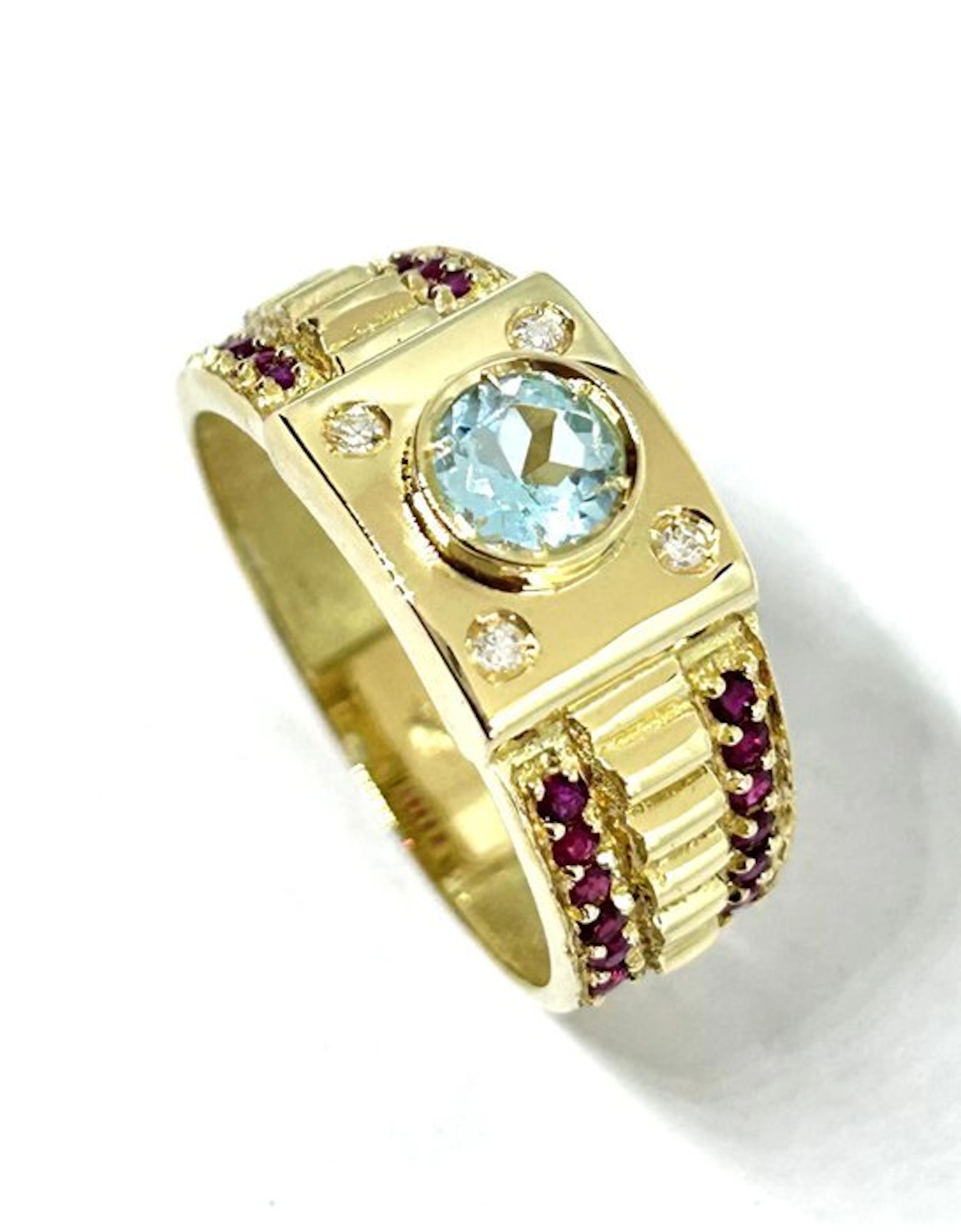 Ring - 18 kt. Yellow gold - 1.80ct. tw. Aquamarine - Diamond - 24