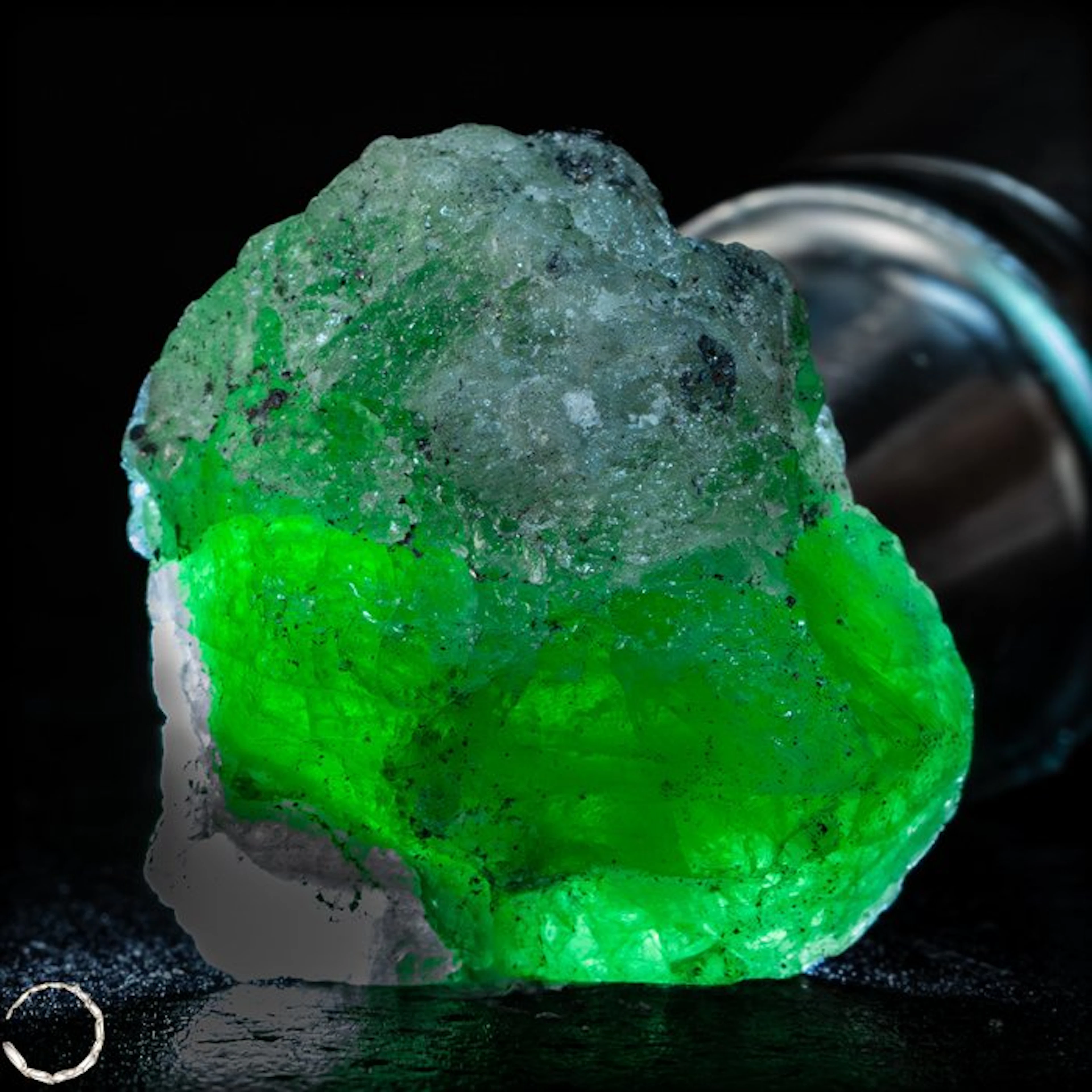 Natural top-quality Tsavorite crystal from Tanzania. 54.60 ct- 10.92 g