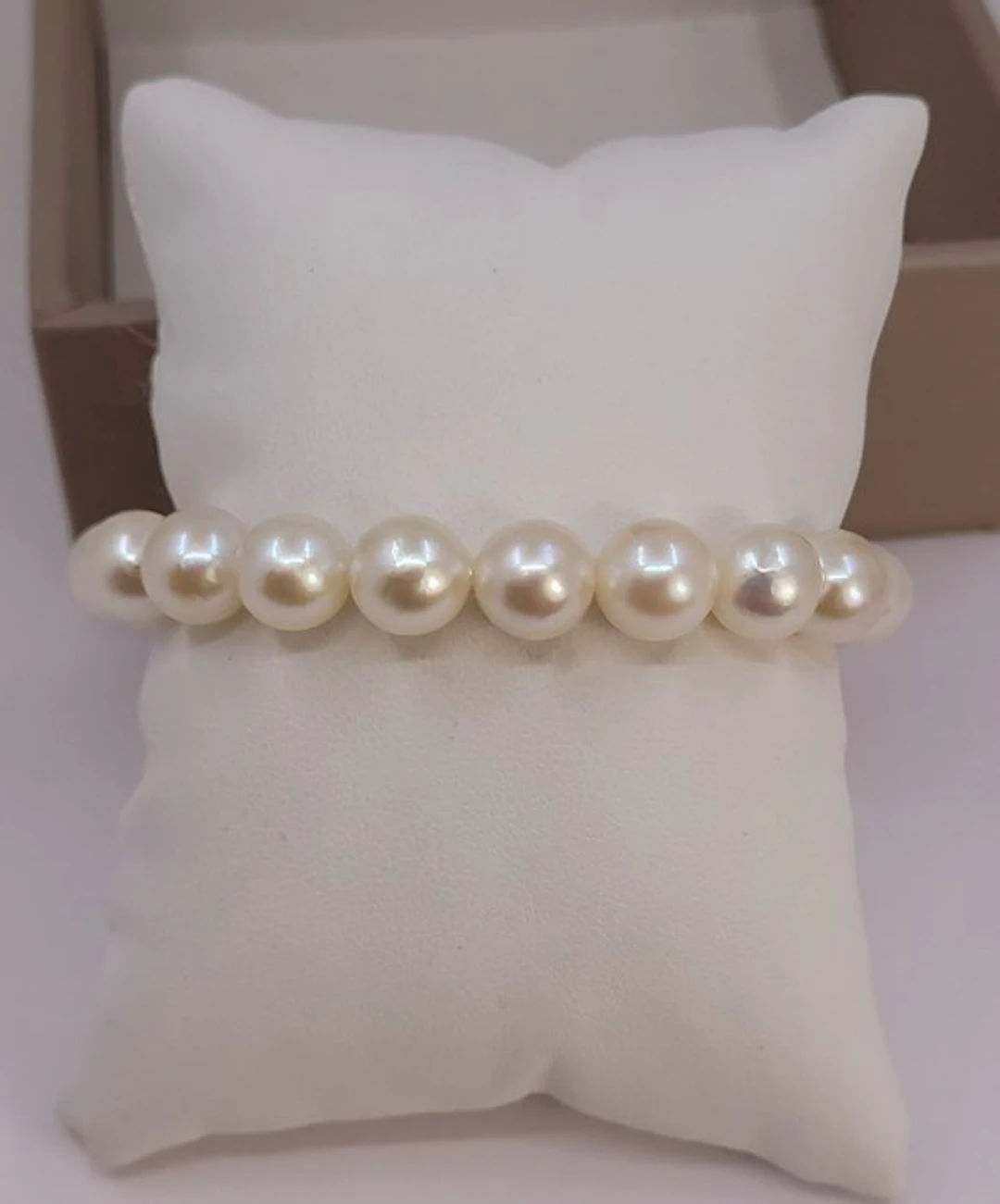 Bracelet 9x9.5mm Bright Akoya pearls
