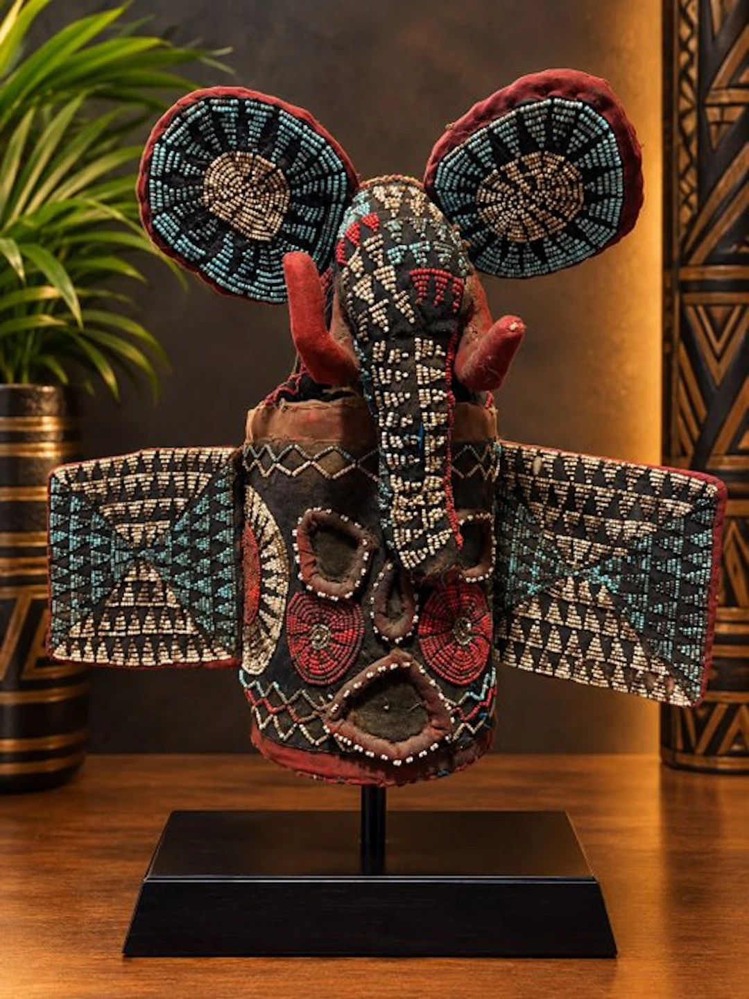 Beaded Bamiléké royal bonnet - pearl-embroidered Bamiléké...