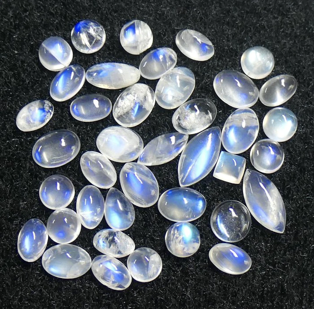 Lot of 100% natural Moonstones Cabochon- 4.16 g - (39)