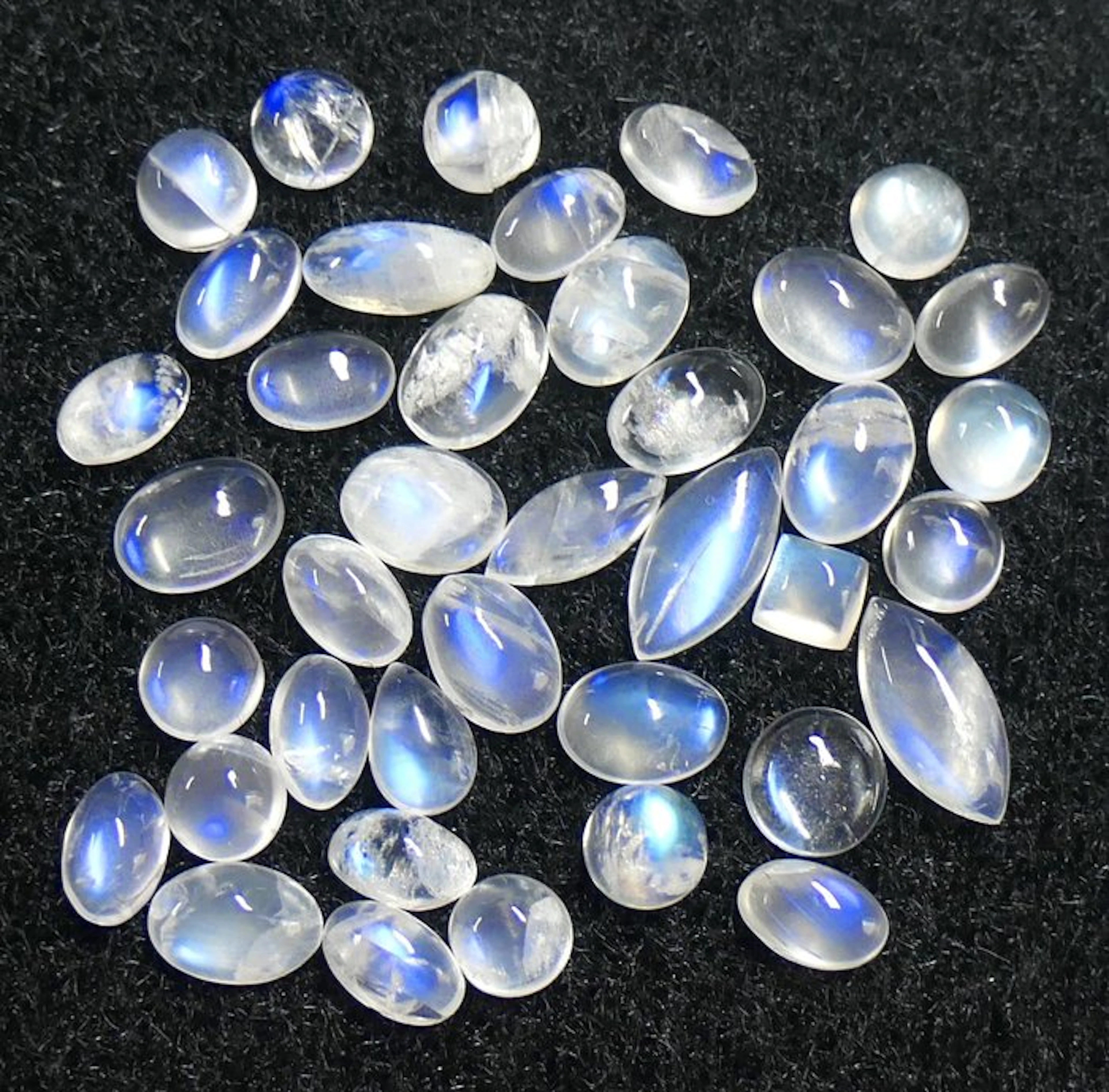 Lot of 100% natural Moonstones Cabochon- 4.16 g - (39)