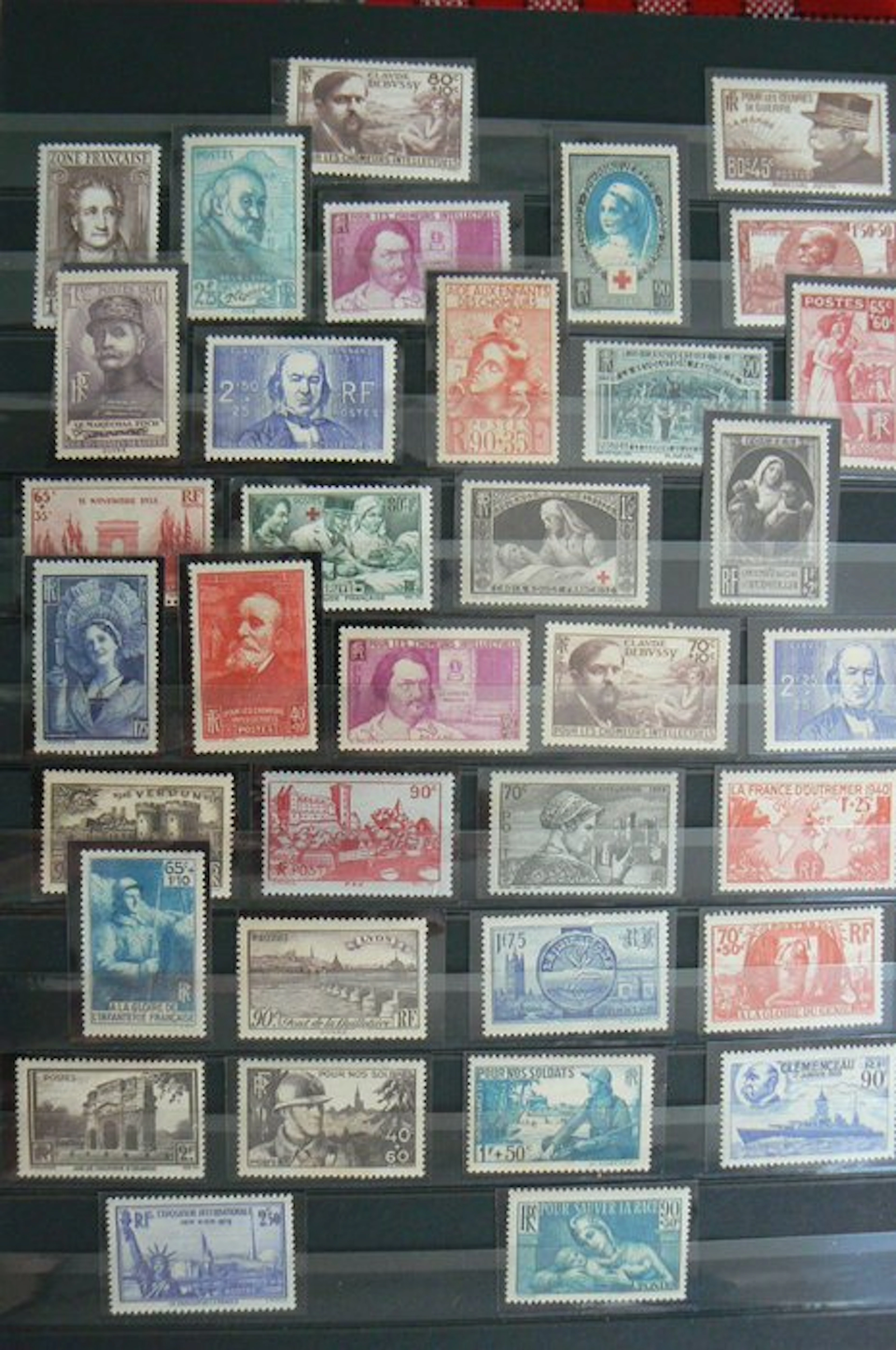 France - A nice lot of mint stamps. To be viewed.