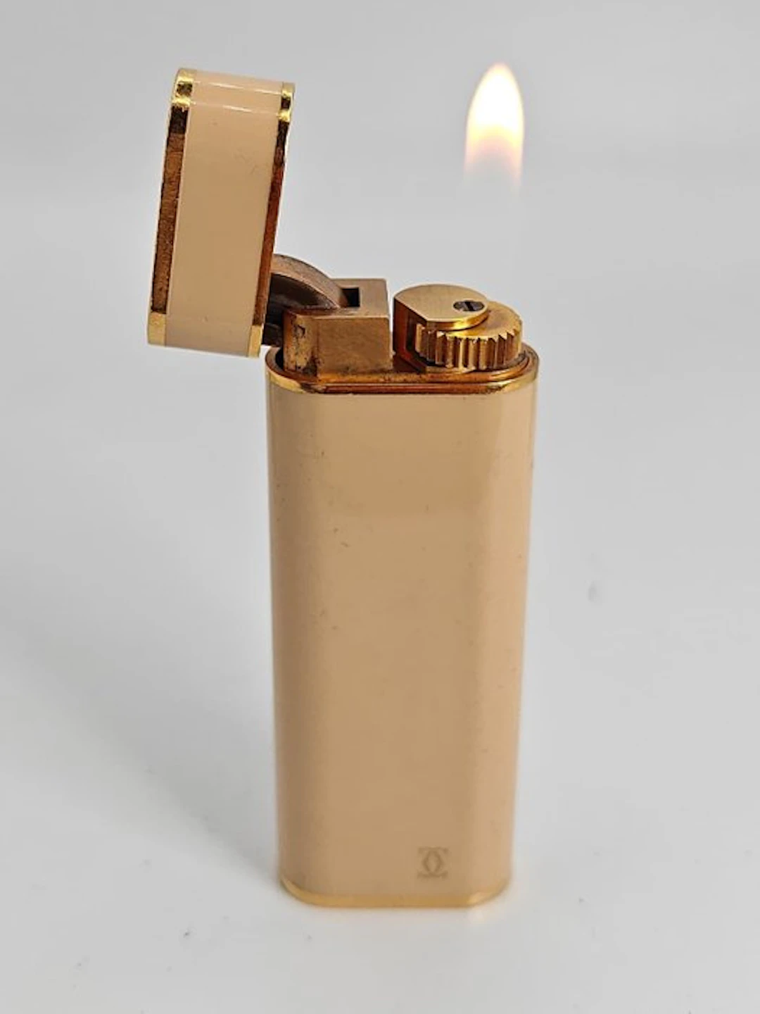 Cartier - Oval - Lighter - Cream/Beige Chinese lacquer & gold-plated