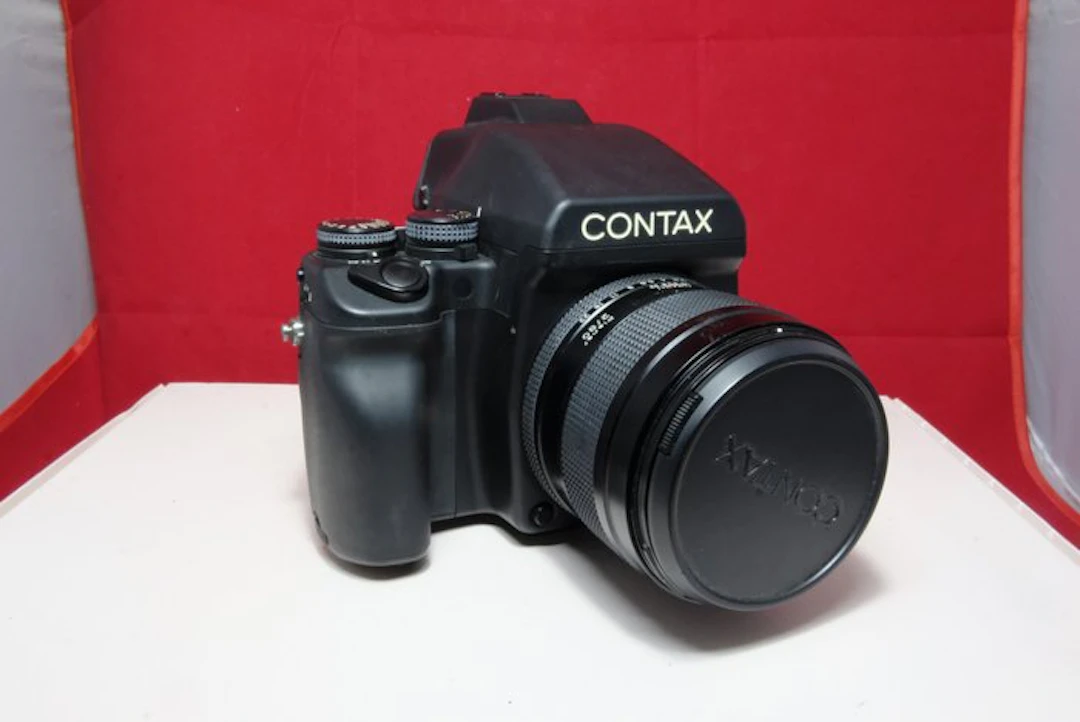 Contax 645 AF -> Professional Outfit - Carl Zeiss Planar...