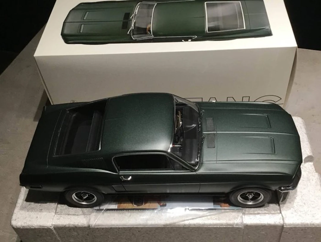 Norev 1:12 - Model car - Ford Mustang Fastback (1968)
