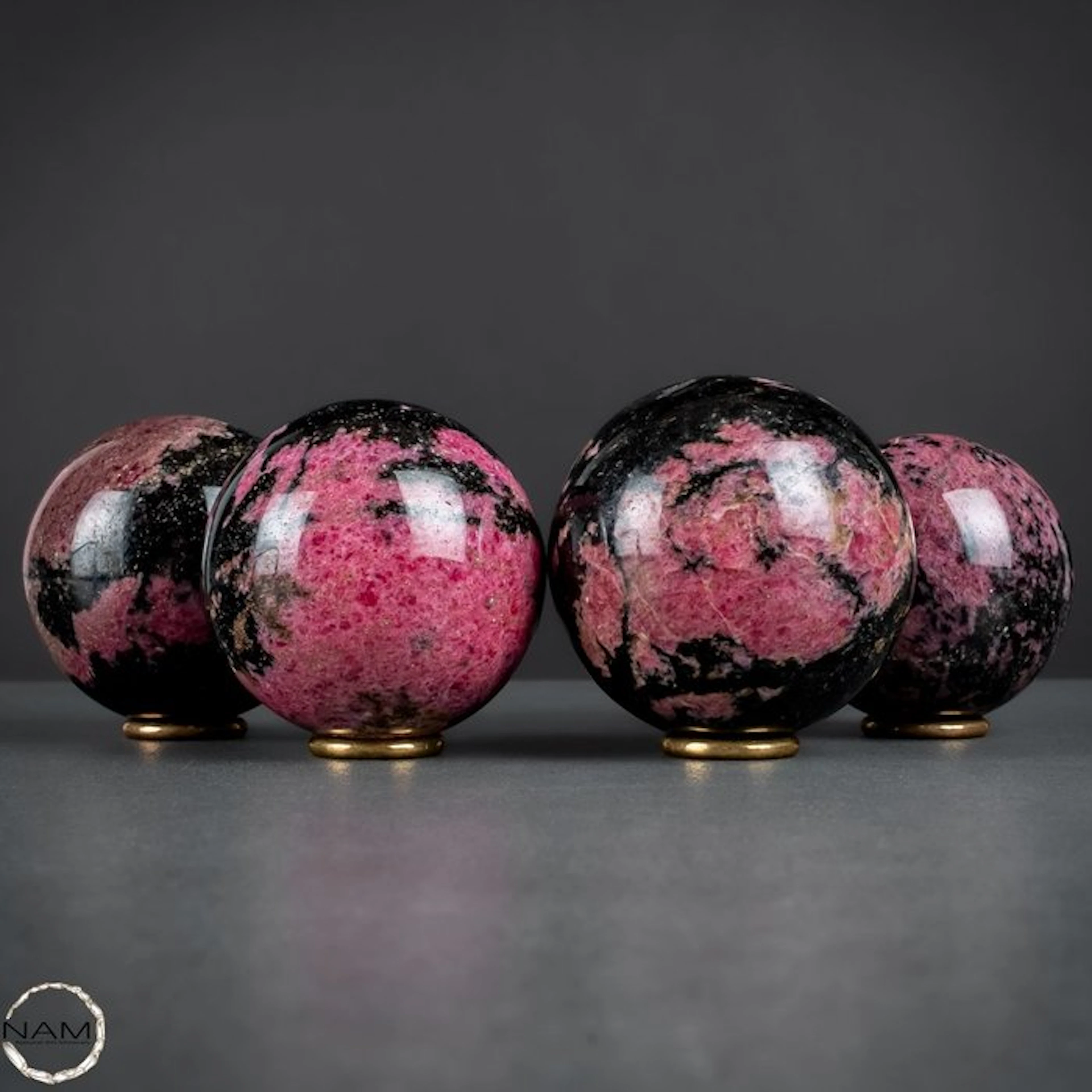 Natural rhodonite spheres – Set of four expressive specimens- 2305.15 g - (4)