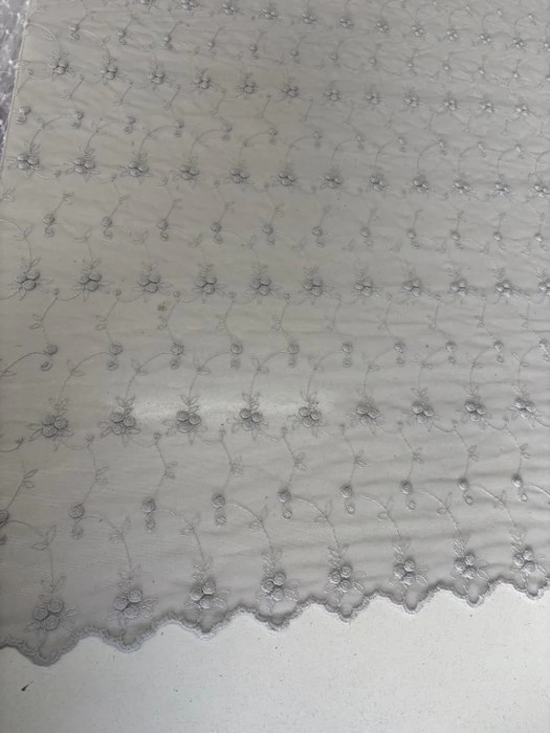 Luxurious curtain fabric: French-embroidered tulle