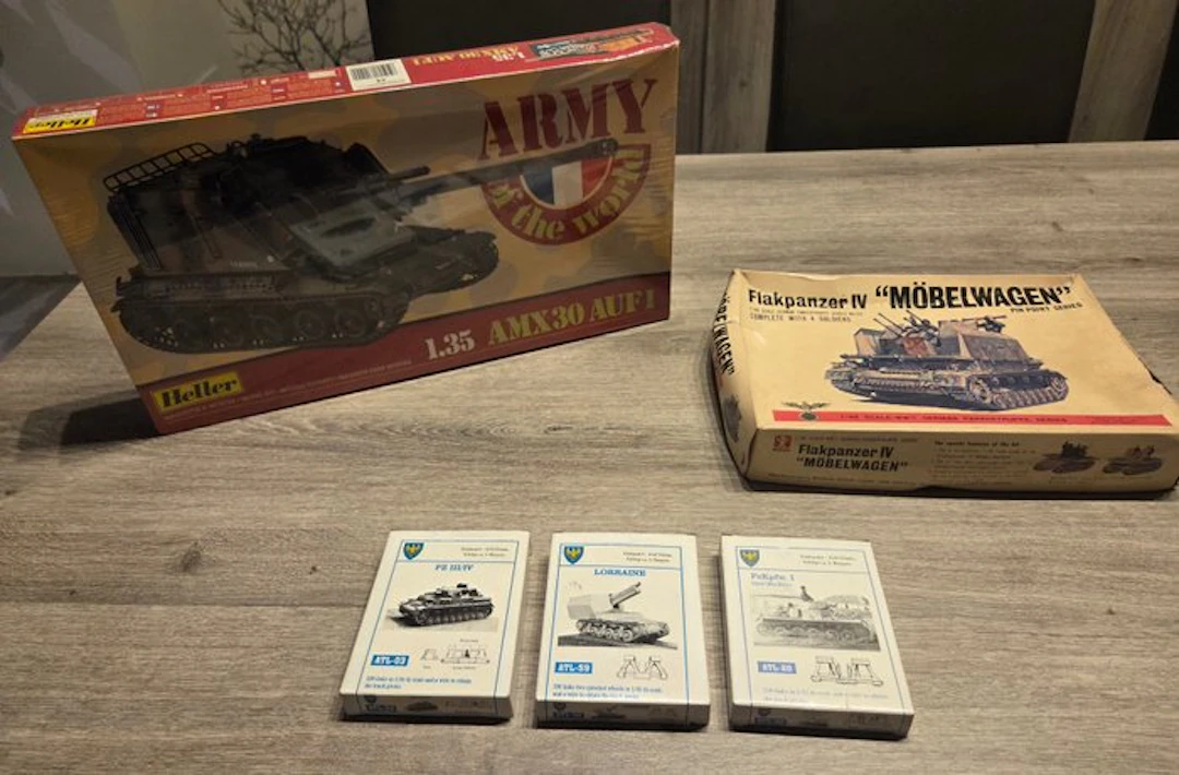 1:35 - Model military vehicle (5) - Militair / tanks...