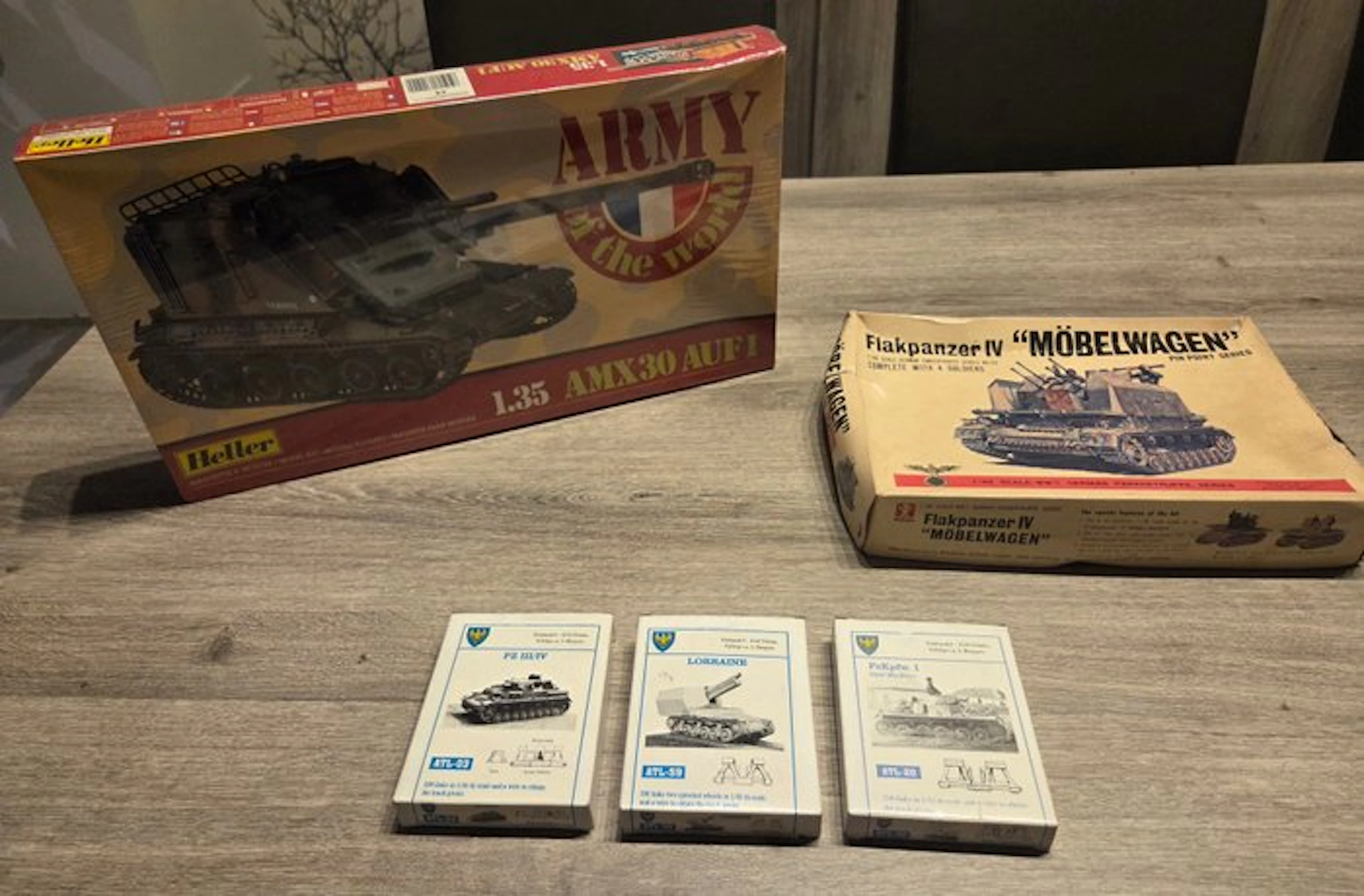 1:35 - Model military vehicle (5) - Militair / tanks...