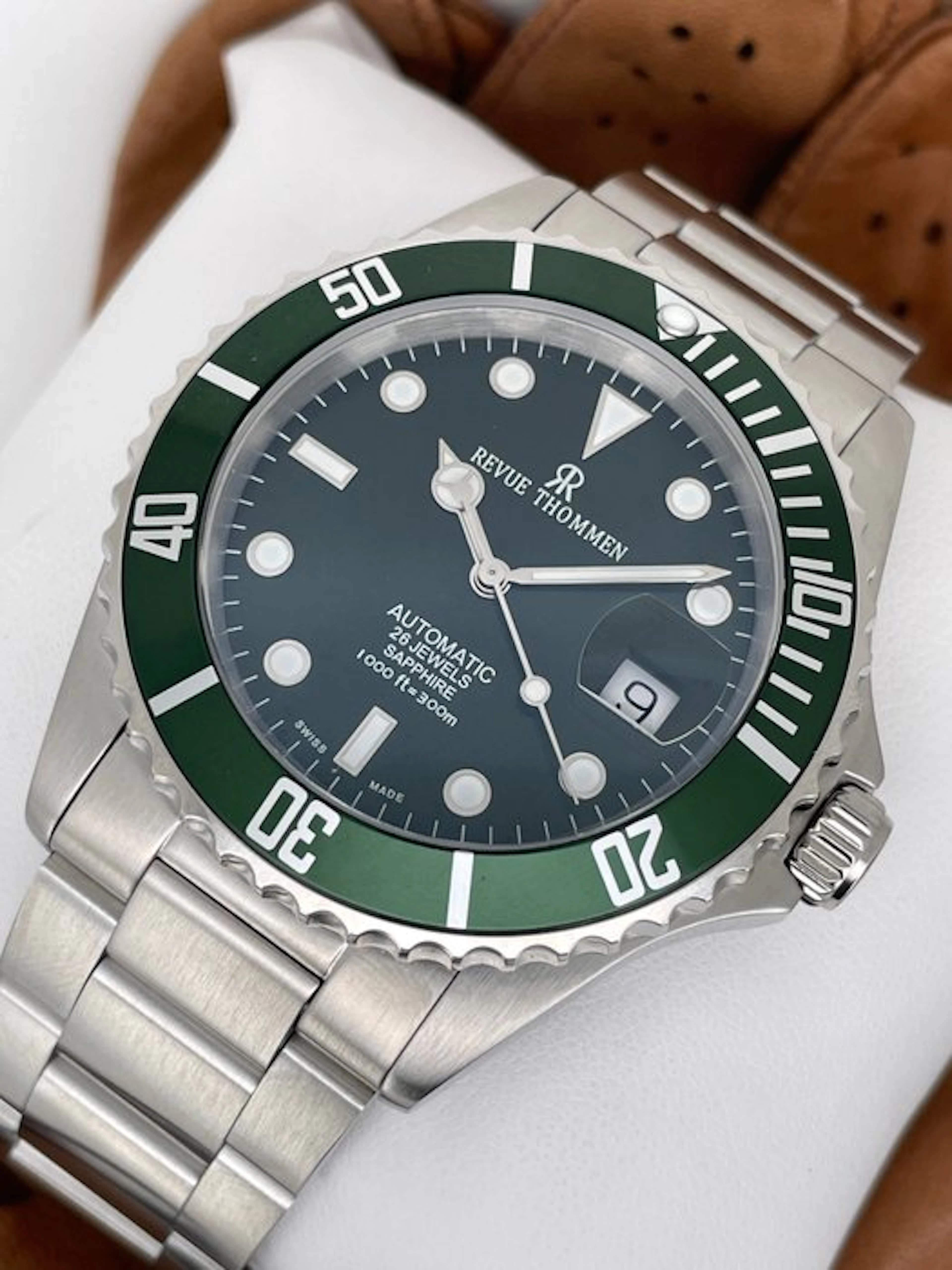 Revue Thommen - Diver Automatic "Hulk" - 17571.2129 - Men - 2020-2025