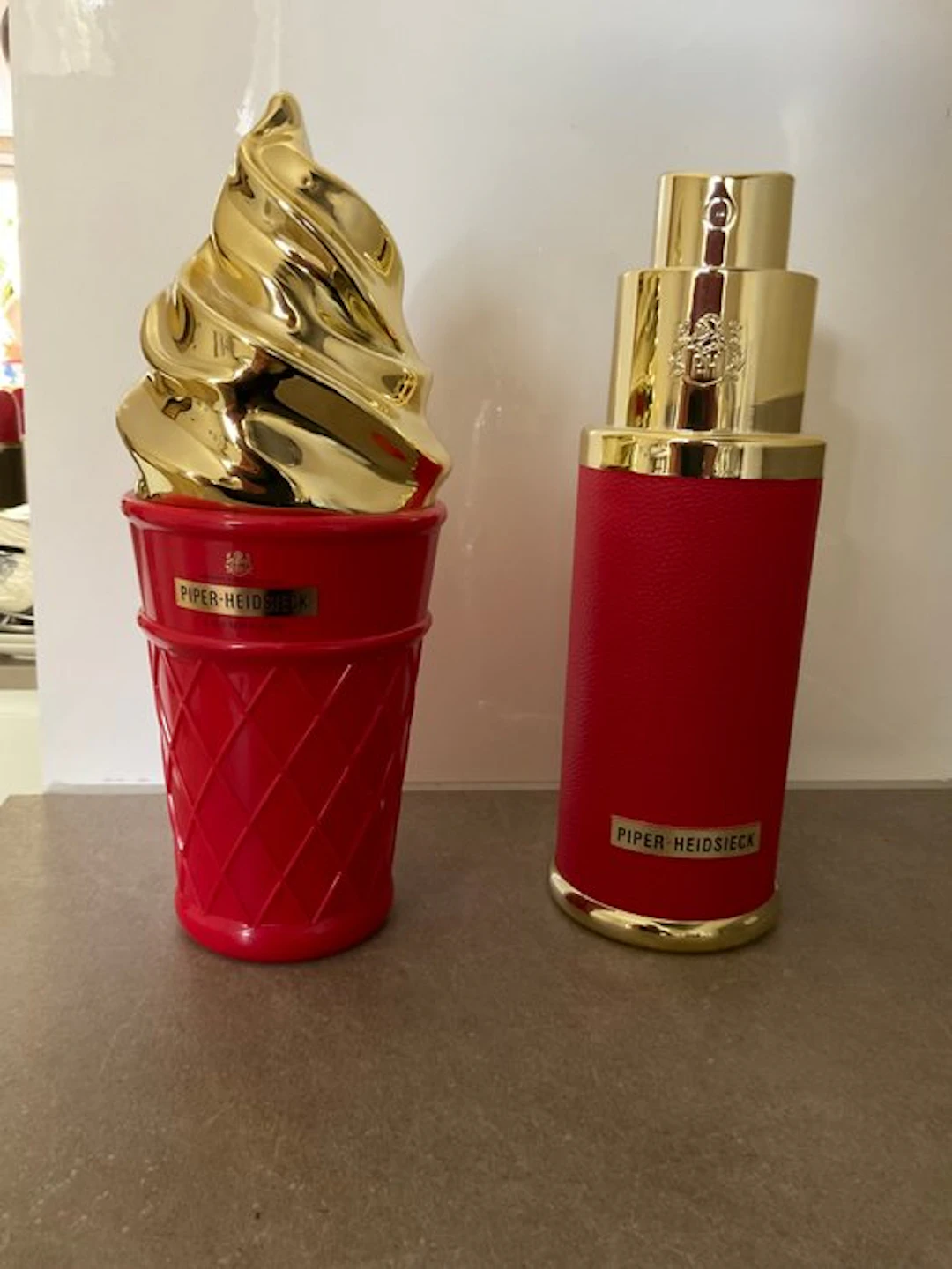 Piper Heidsieck - Champagne cooler (2) - Champagne cooler Ijsemmers - Plastic