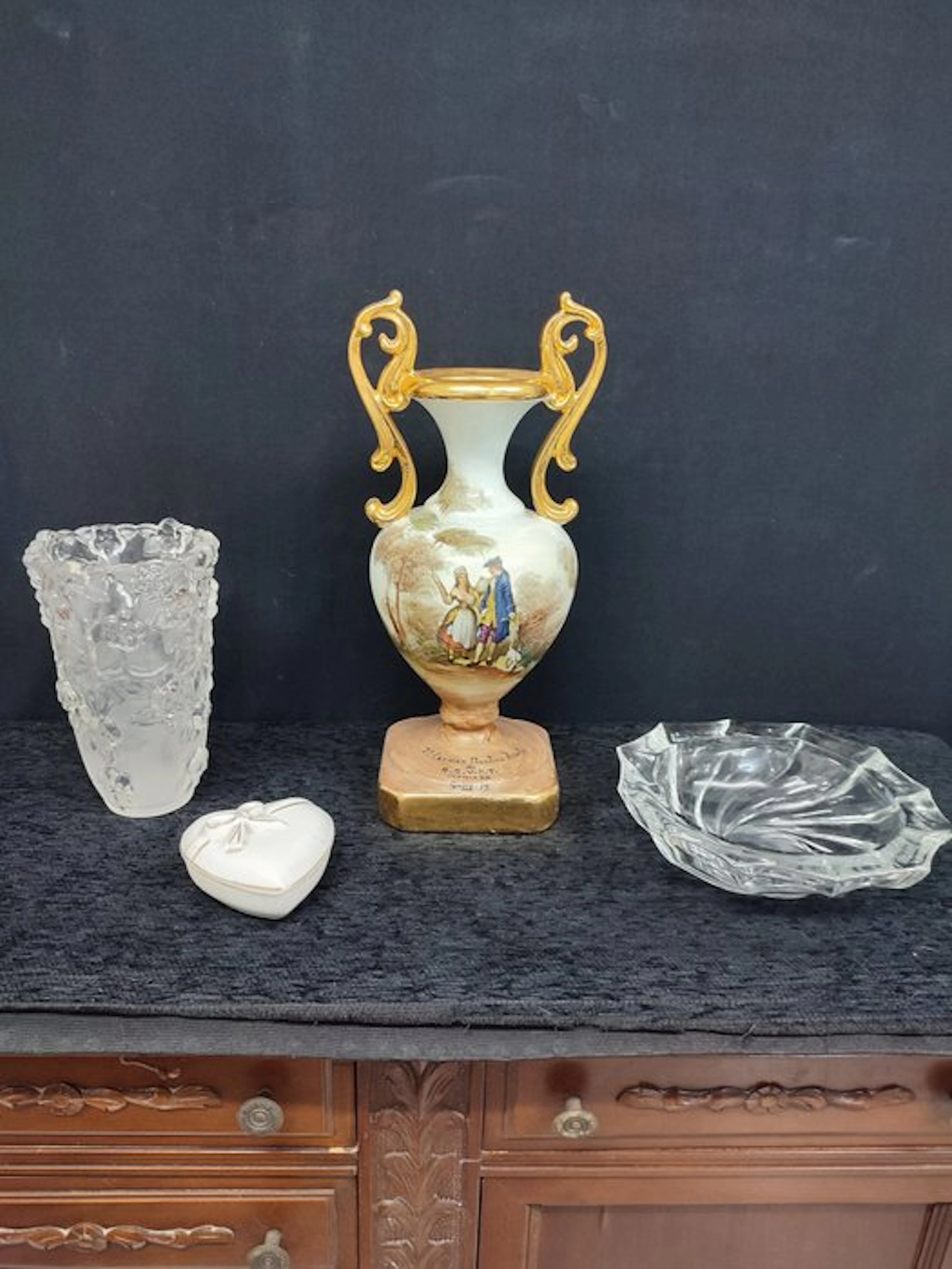 Themed collection - Set of vases and glass and porcelain pieces