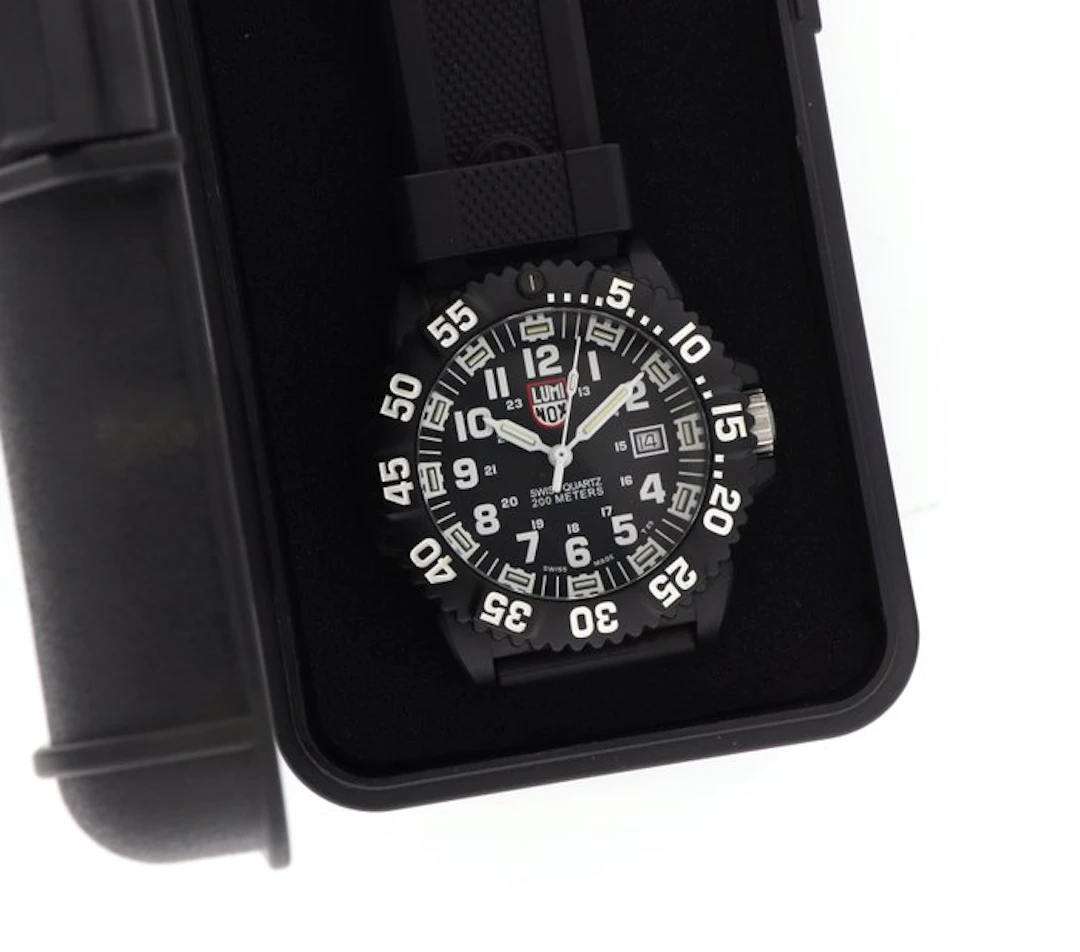 Luminox - Navy Seal Colormark 3050 Series - No reserve...