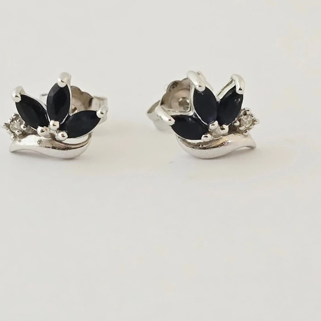 No reserve price - Stud earrings - 14 kt. White gold - Sapphires & diamonds