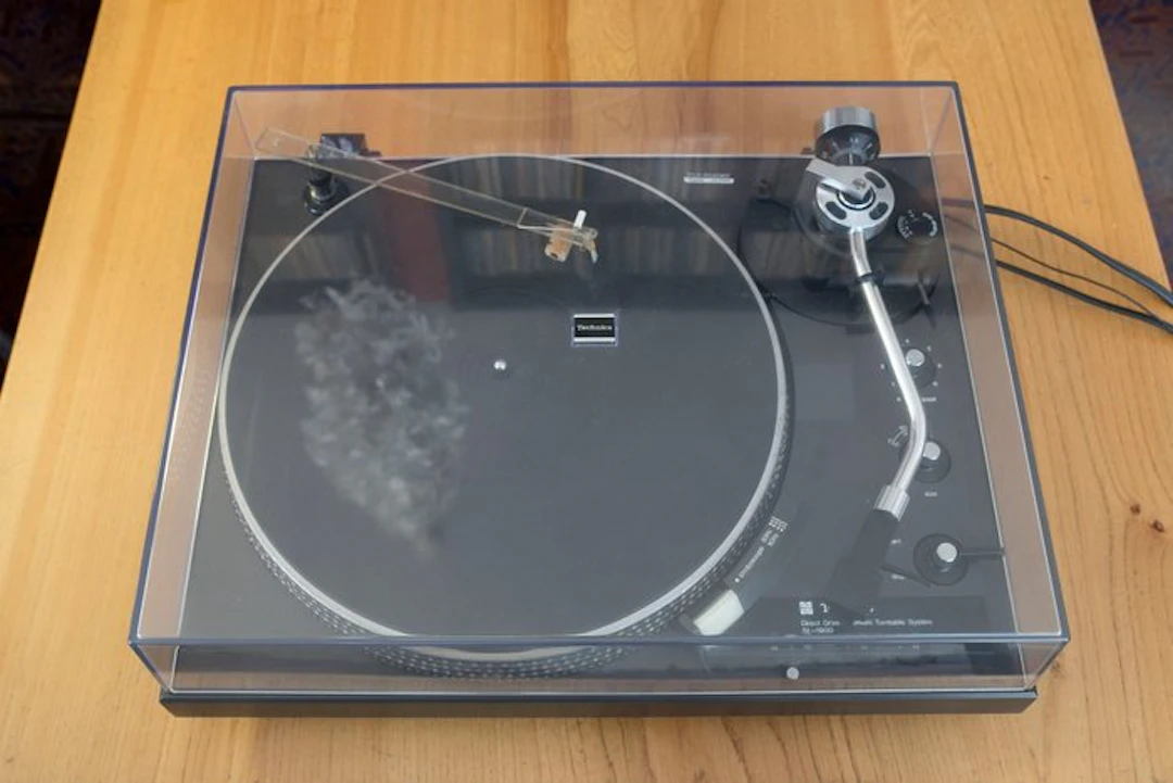 Technics - SL-1900 with EPC-271C / Fully Automatic Direct-Drive Turntable