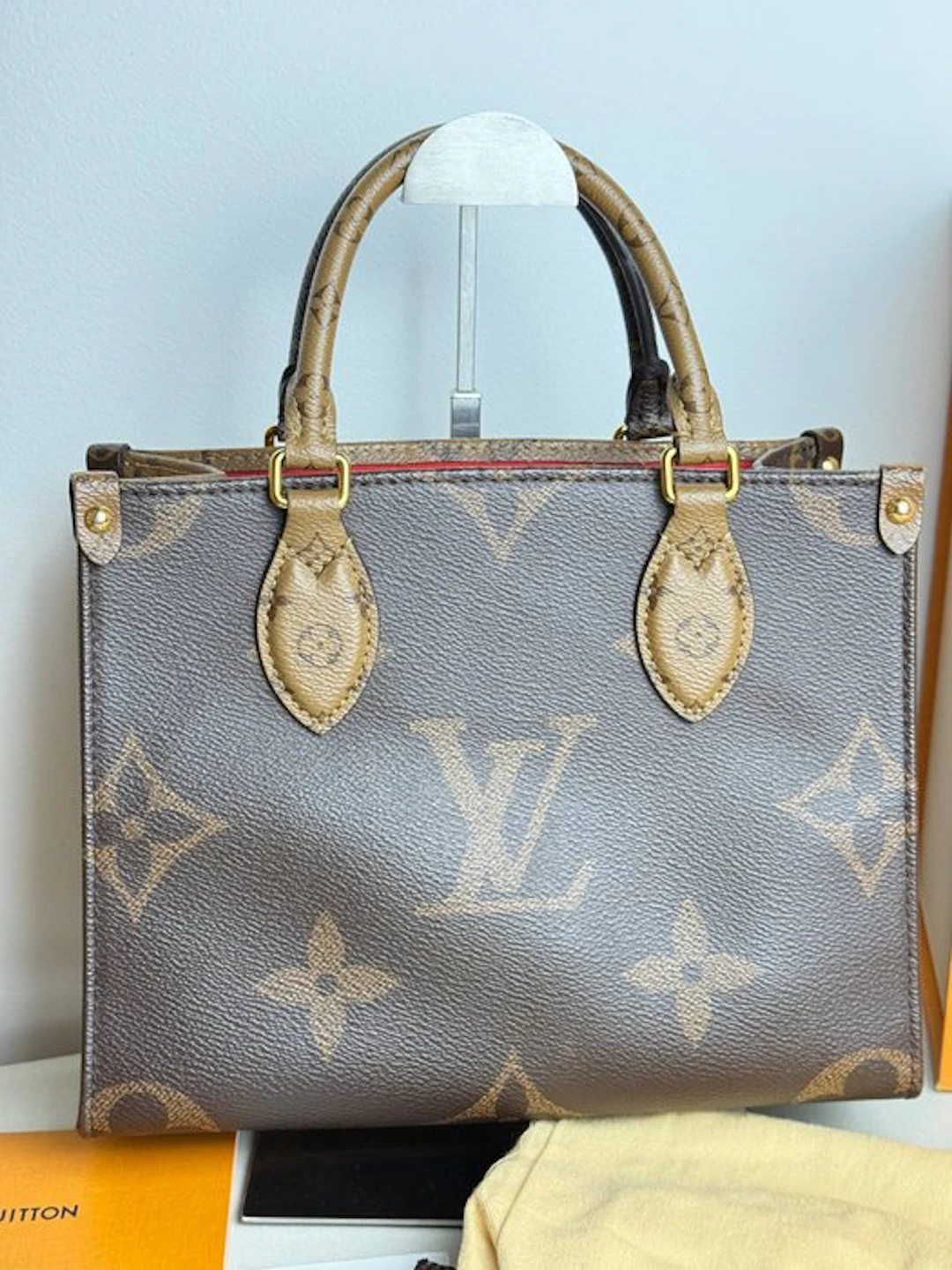 Louis Vuitton - OnTheGo PM Monogram Reverse - Handbag