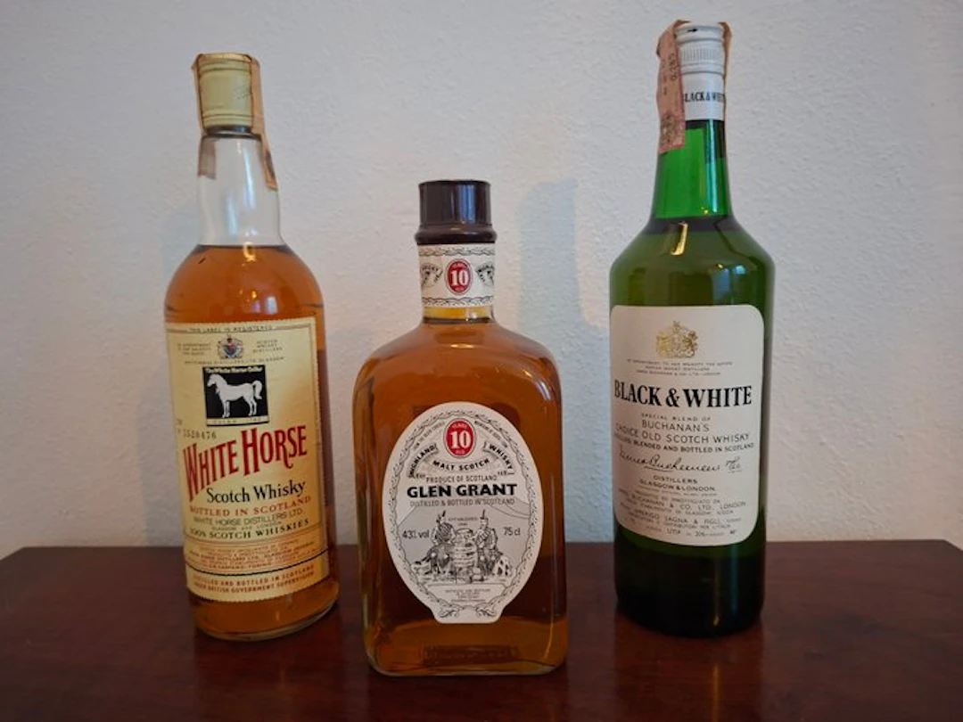 White Horse + Glen Grant 10yo + Black & White - b