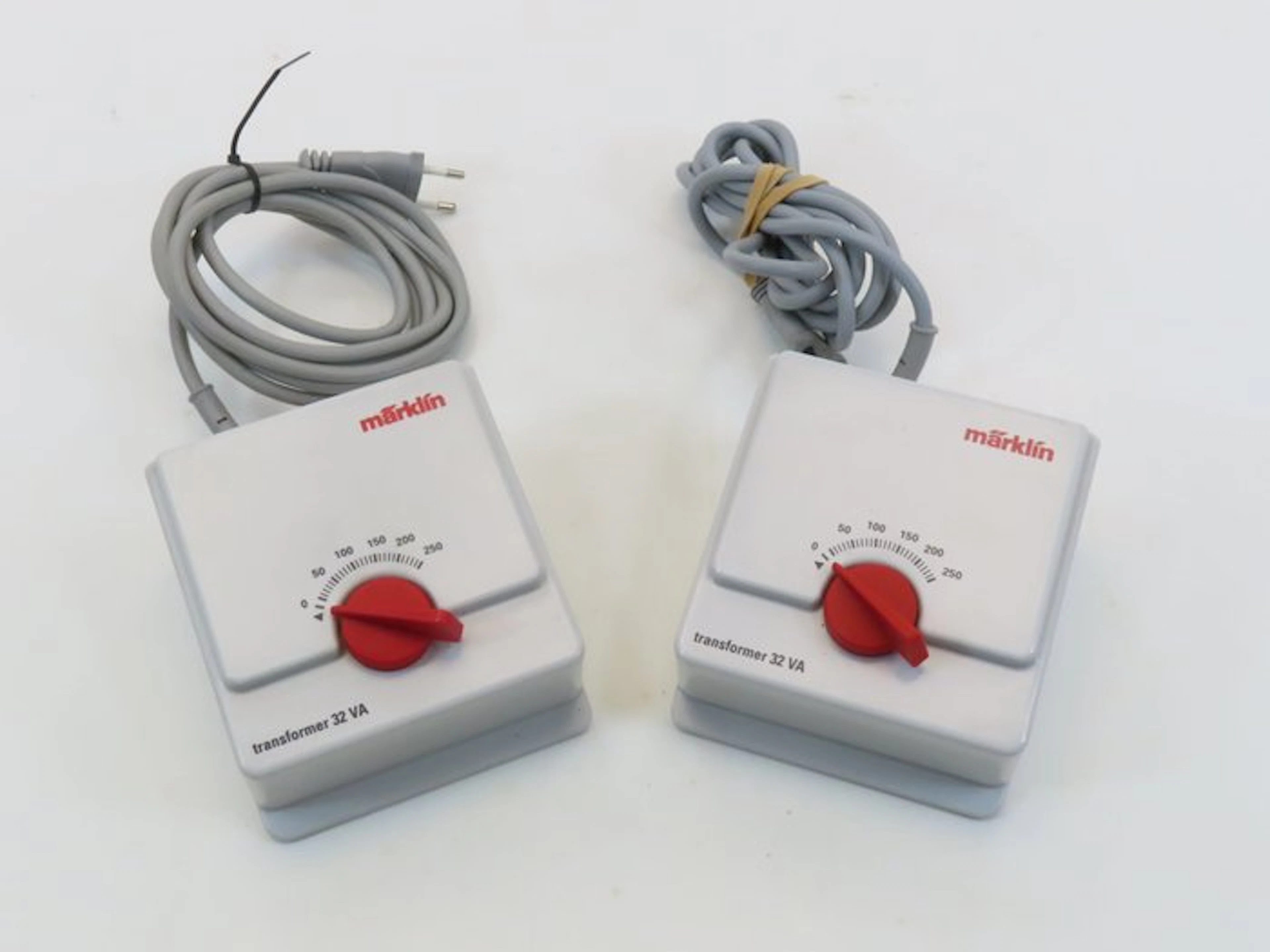 Märklin H0 - 6647 - Model train control unit (2) - 2x 32...