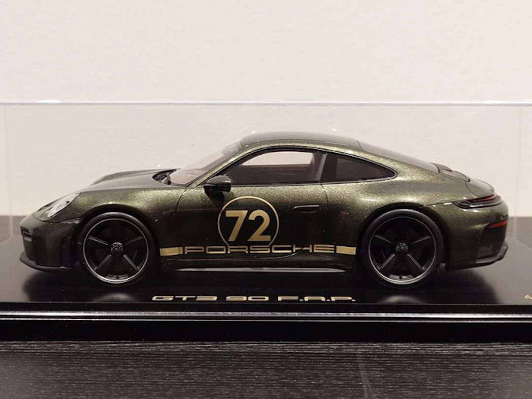 Spark 1:18 - Model car - Porsche 911 GT3 90 F.A.P.