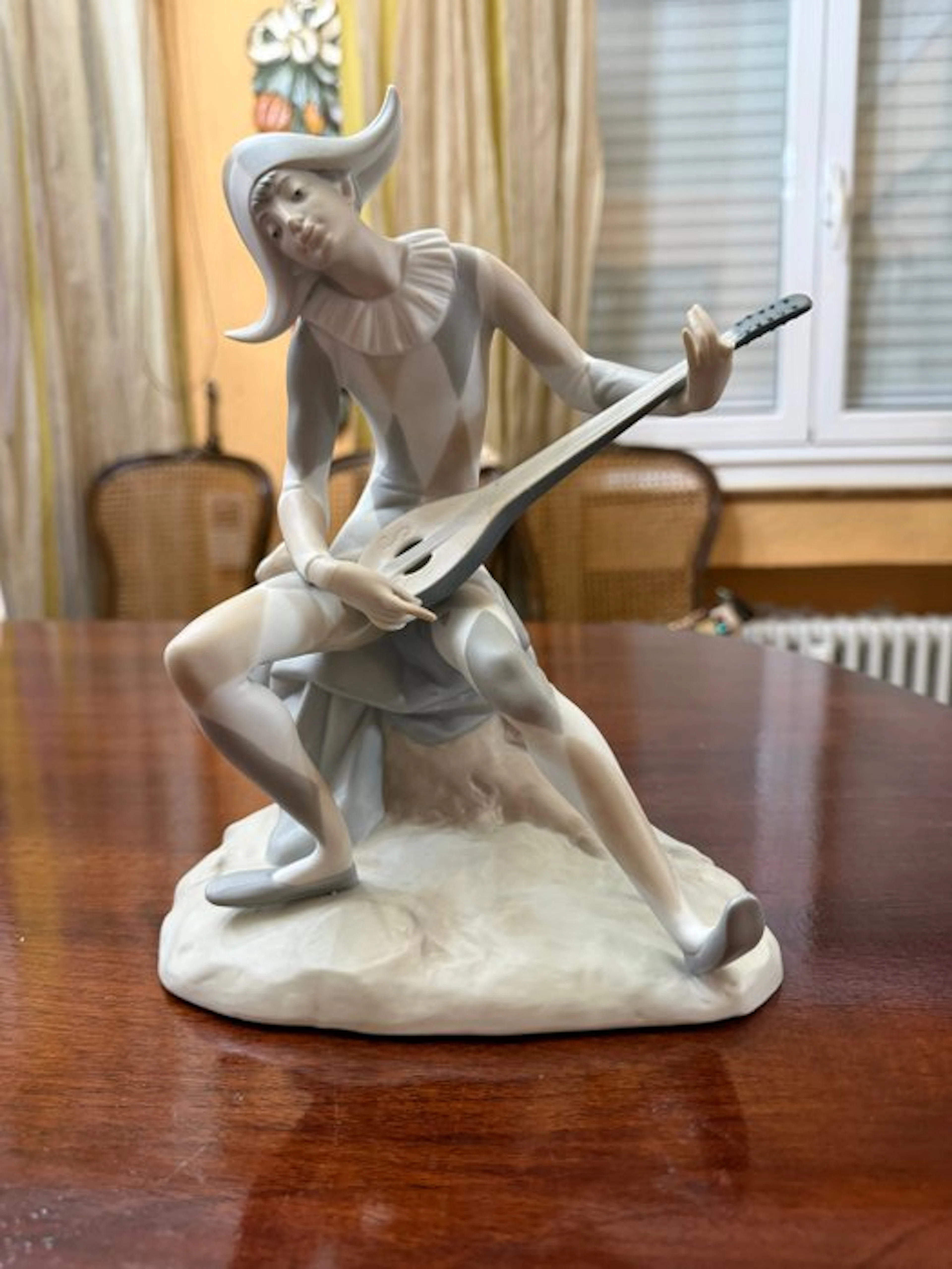 Lladró - Figure - Arlequín músico - Porcelain