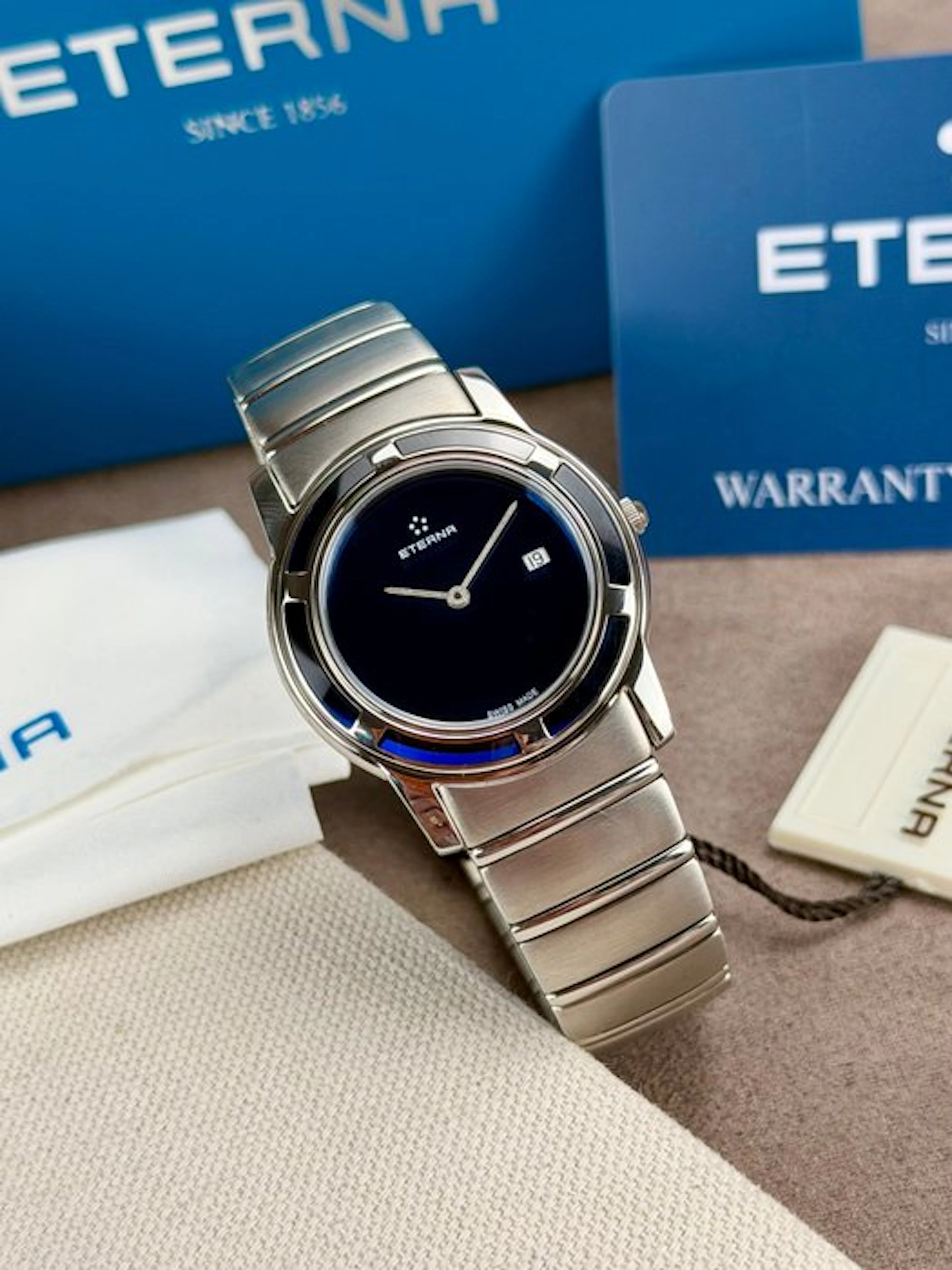 Eterna - GALAXIS Date Blue Sapphire ring midsize...