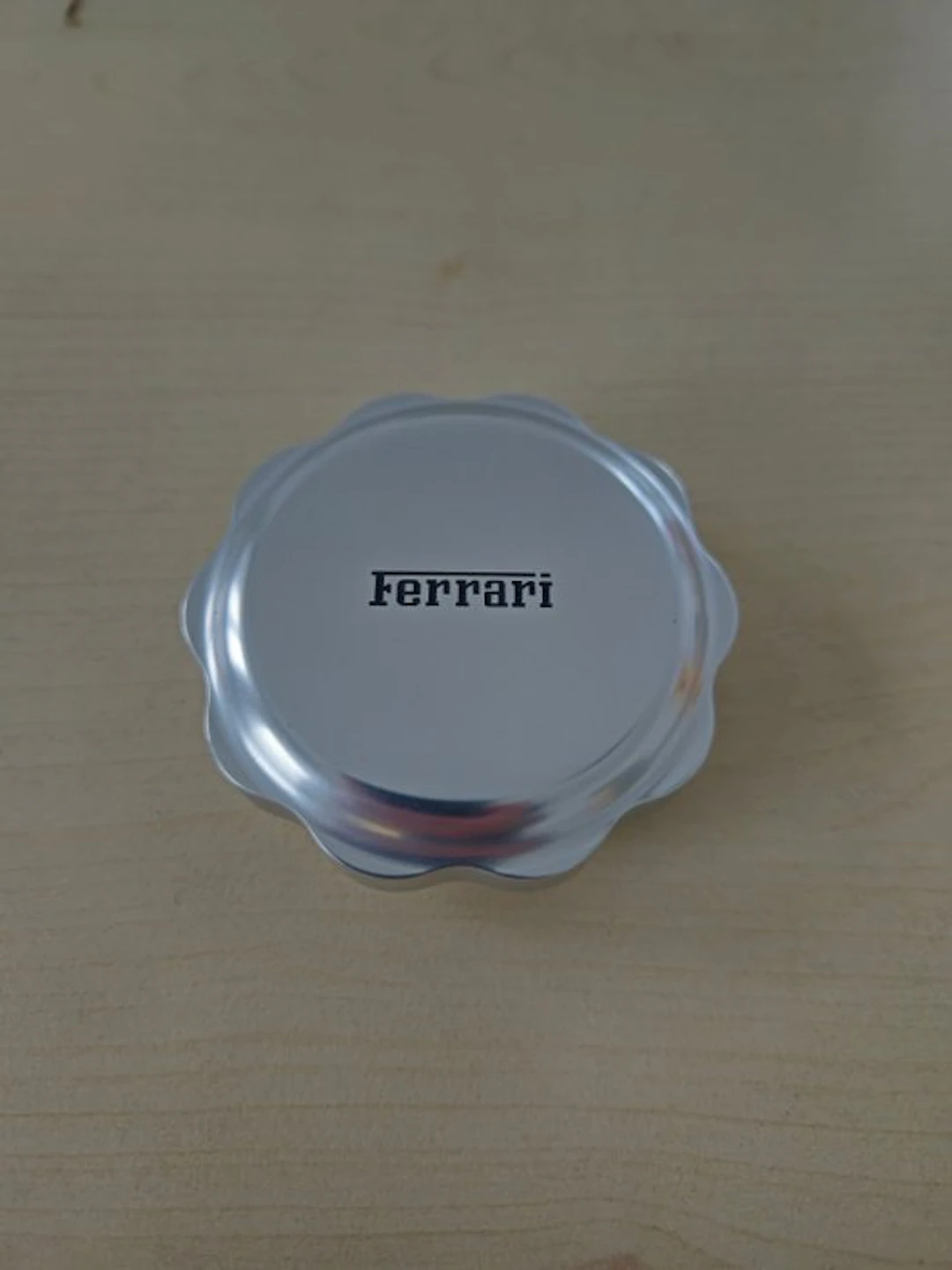 Car part (1) - Ferrari - Tappo serbatoio
