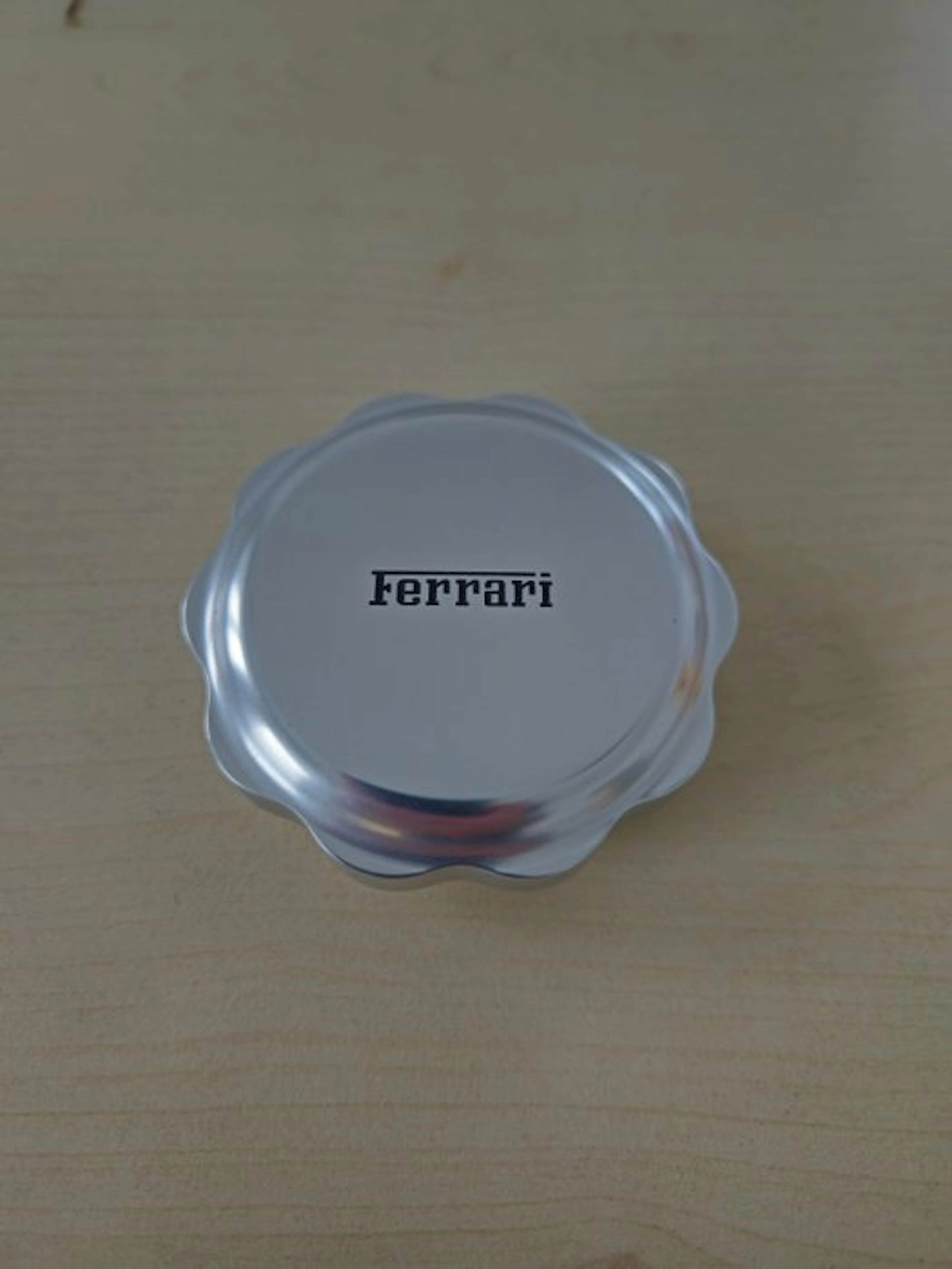 Car part (1) - Ferrari - Tappo serbatoio