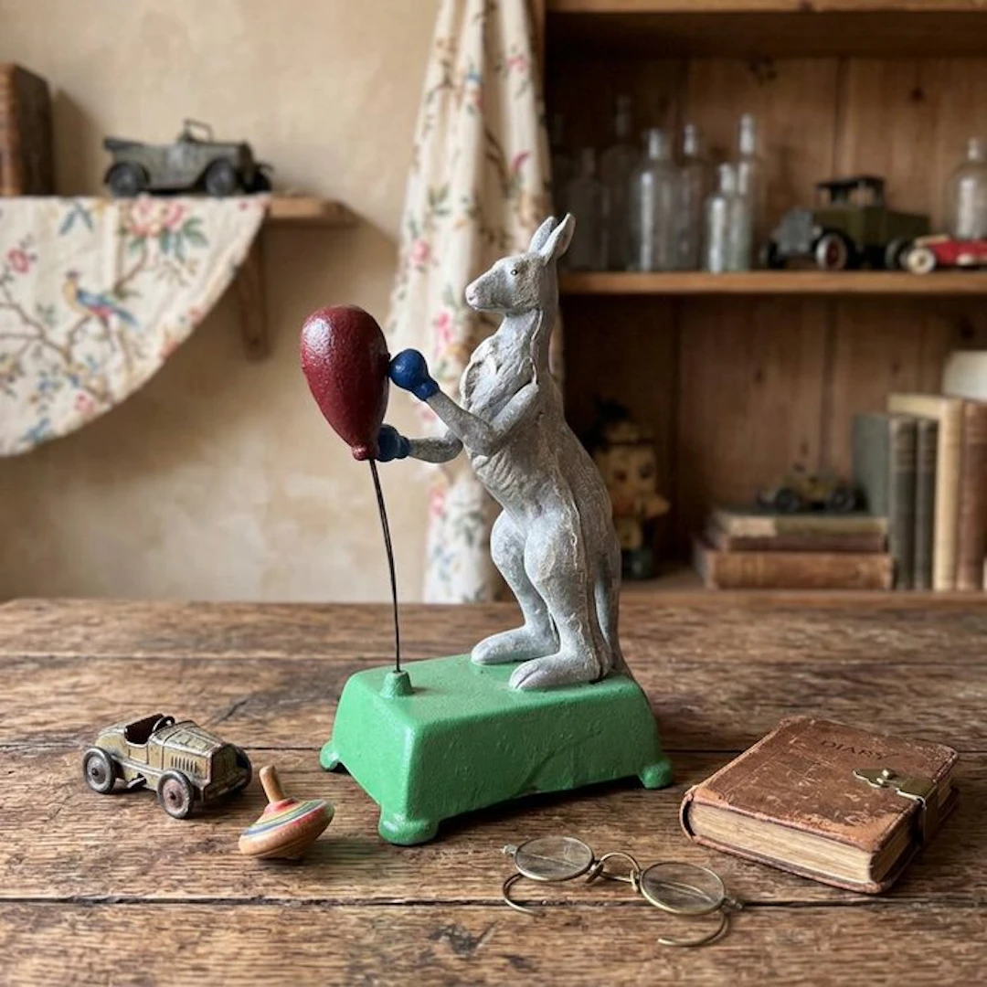 Decorative ornament - Boxing Kangaroo