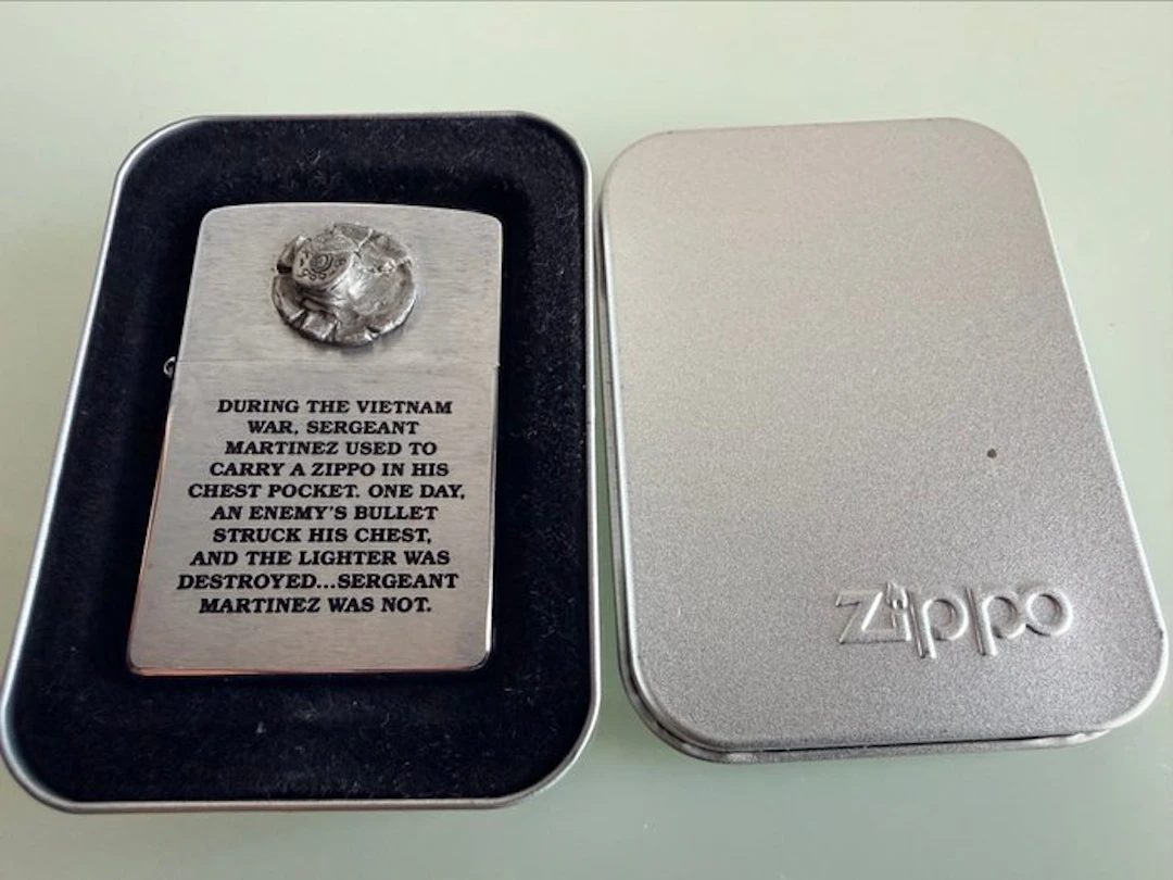 Zippo - Encendedor zippo Vietnam Sergeant Martinez - Pocket lighter - Chrome