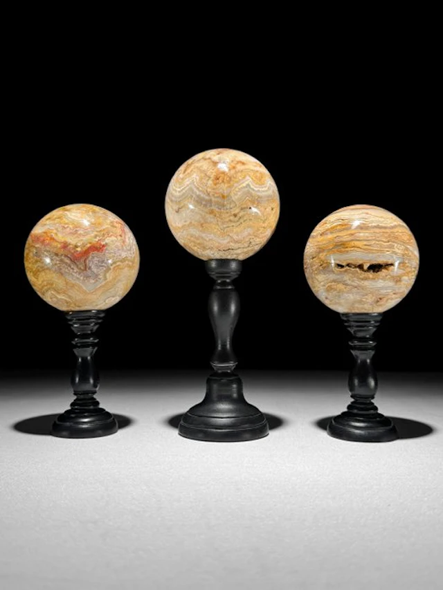 NO RESERVE PRICE - Wonderful set of 3 Lace Agate Spheres...